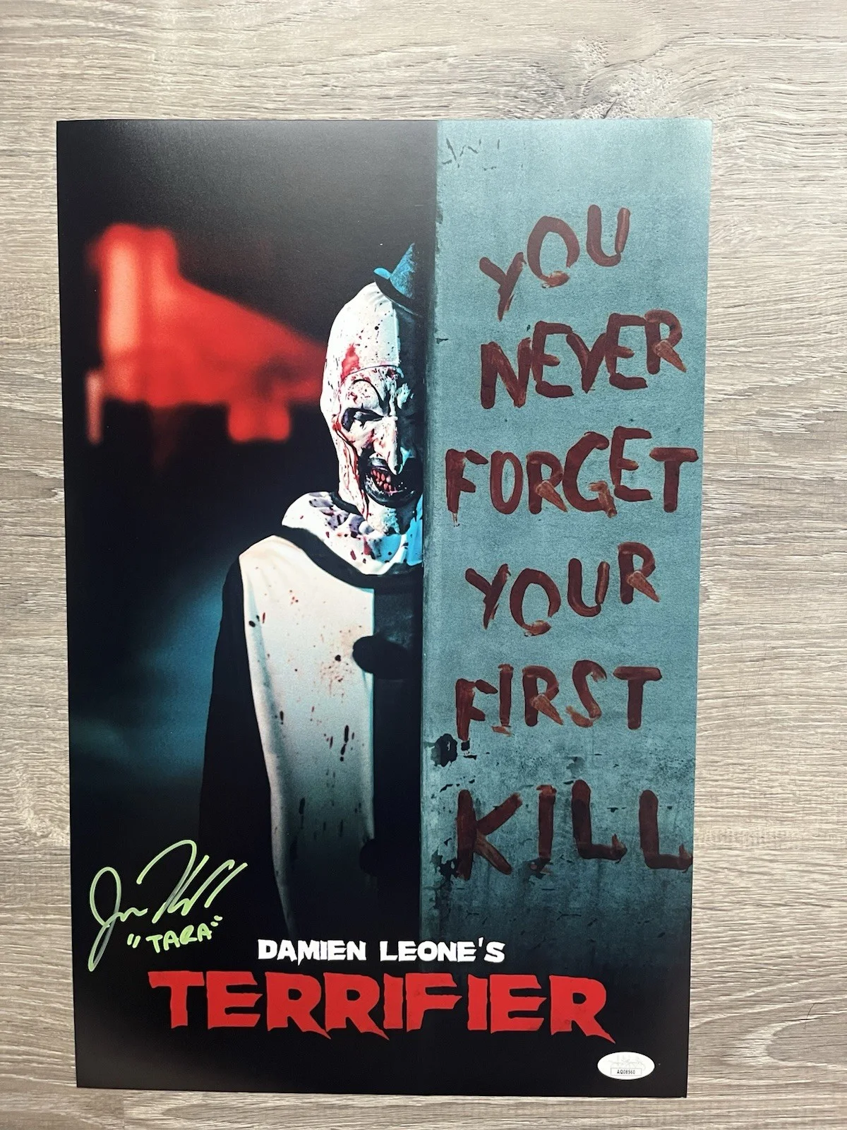 Jenna Kanell — Jenna Kanell Signed Terrifier 11x17 Photo JSA COA Tara Heyes Art The Clown, изображение 2