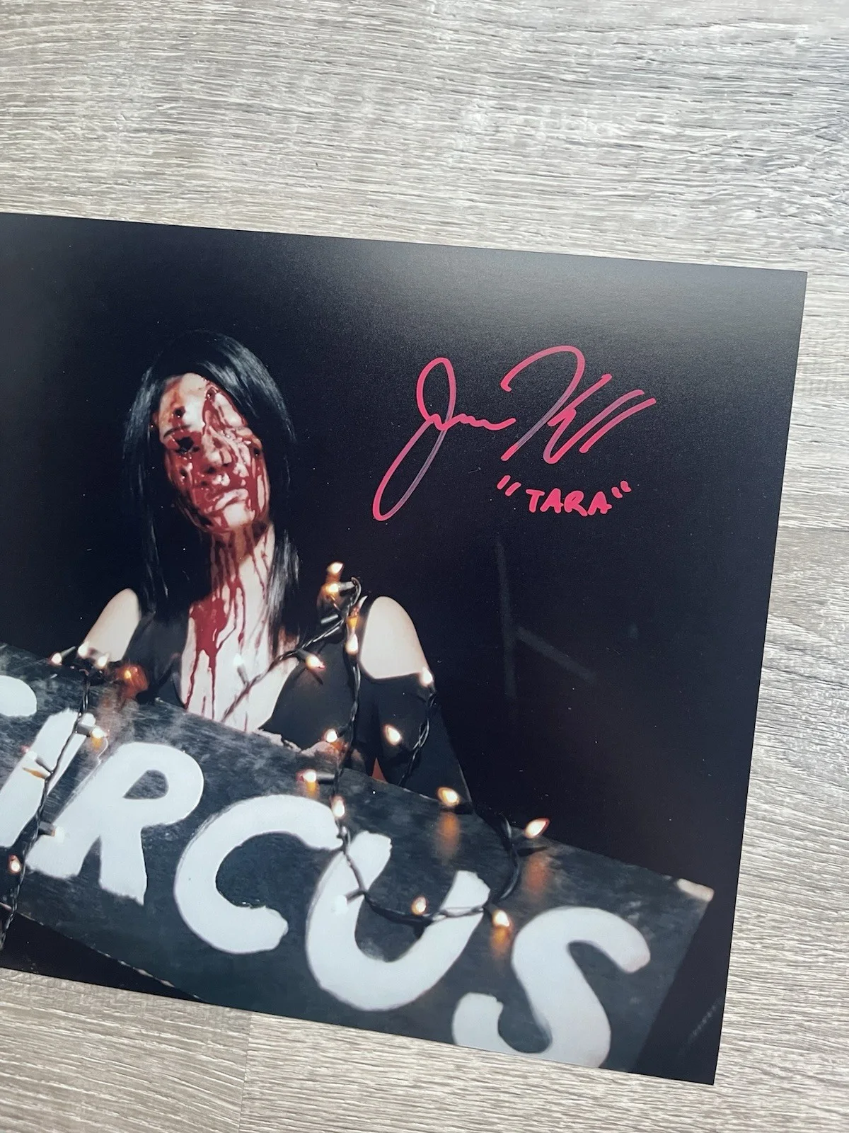 Jenna Kanell — Jenna Kanell Signed Terrifier 11x14 Photo JSA COA Tara Art The Clown Horror, изображение 3