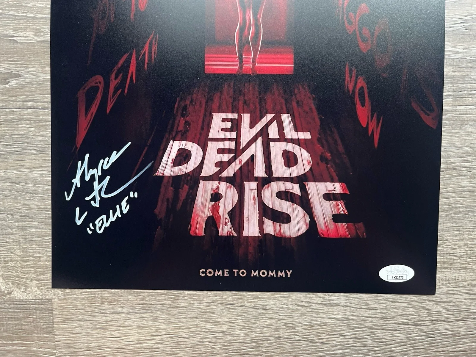 Alyssa Sutherland — Alyssa Sutherland Signed Evil Dead Rise 11x14 Photo JSA COA Ellie Horror Auto, изображение 3