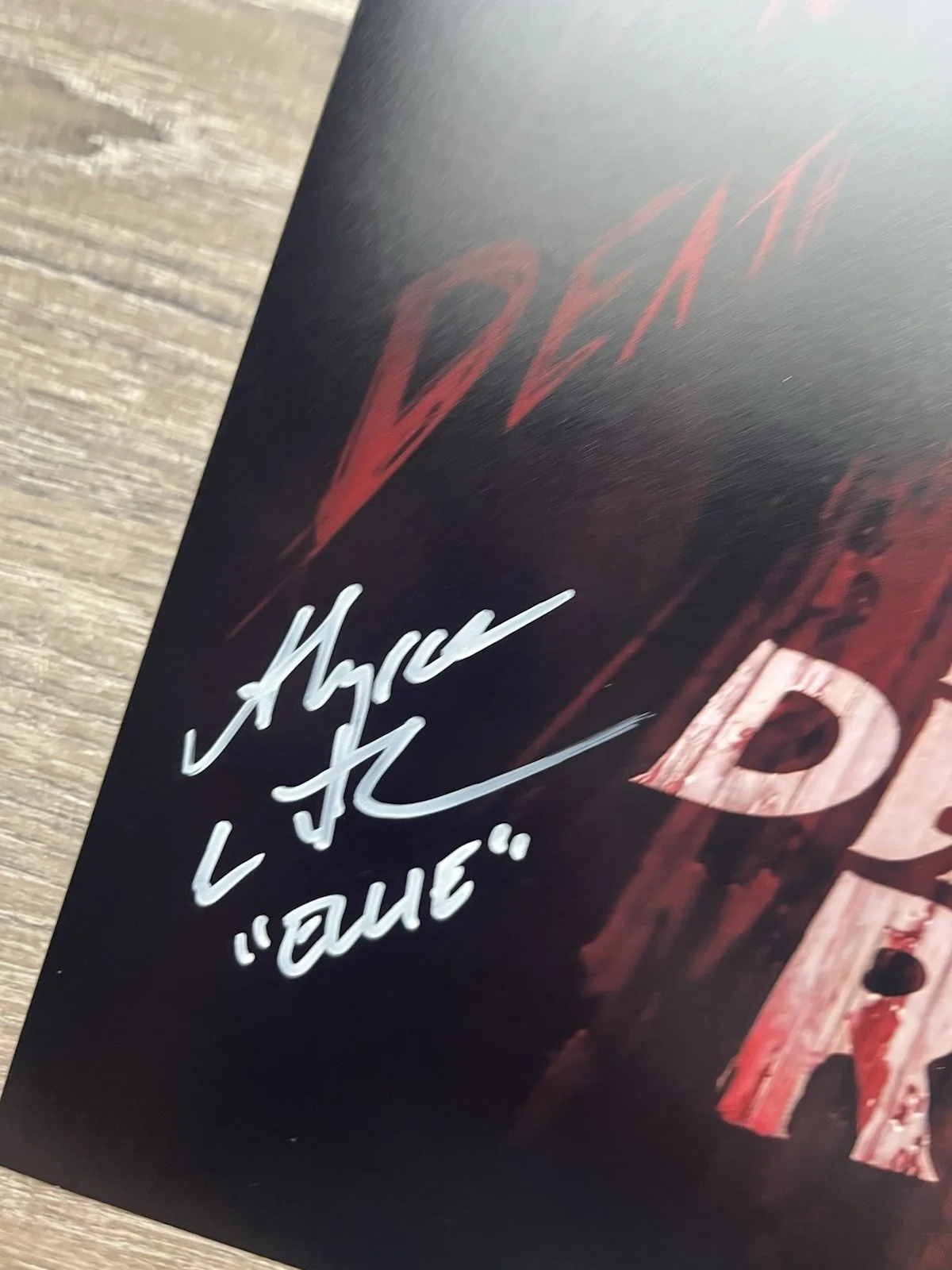 Alyssa Sutherland — Alyssa Sutherland Signed Evil Dead Rise 11x14 Photo JSA COA Ellie Horror Auto, изображение 5