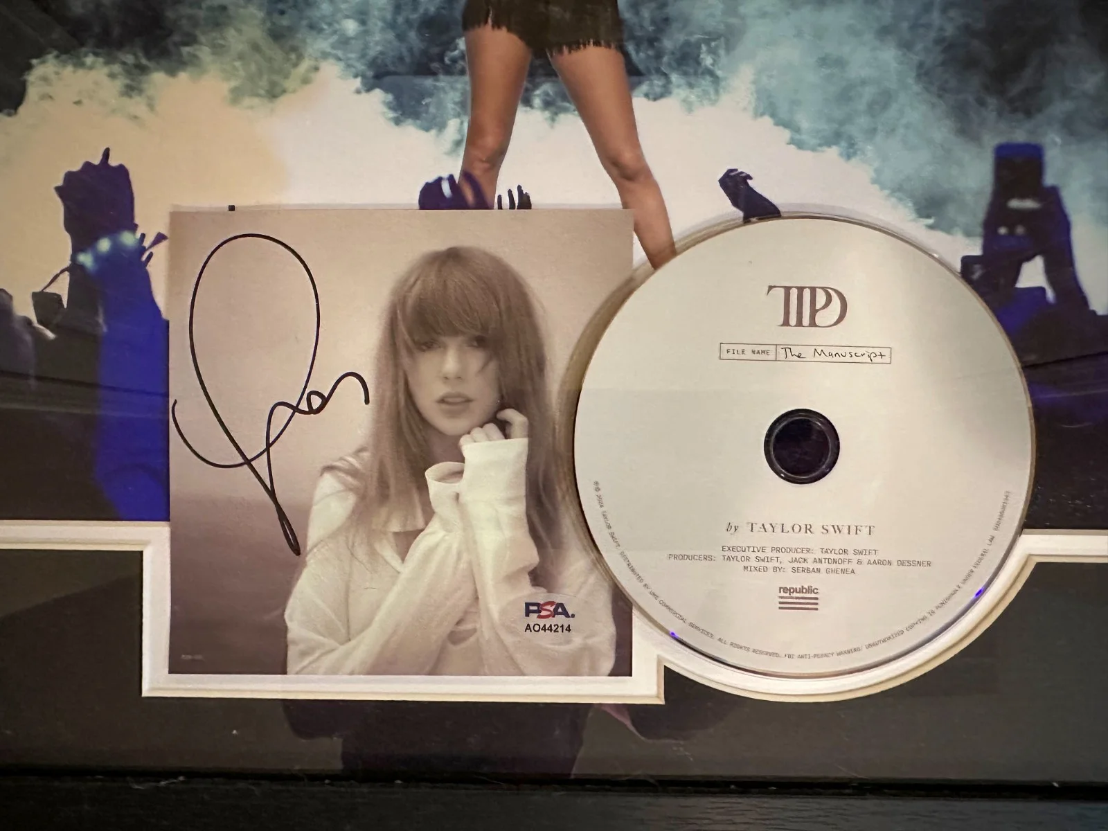TAYLOR SWIFT Signed TTPD Insert (PSA/DNA) Cert | UV-Plexi Professionally Framed, image 5