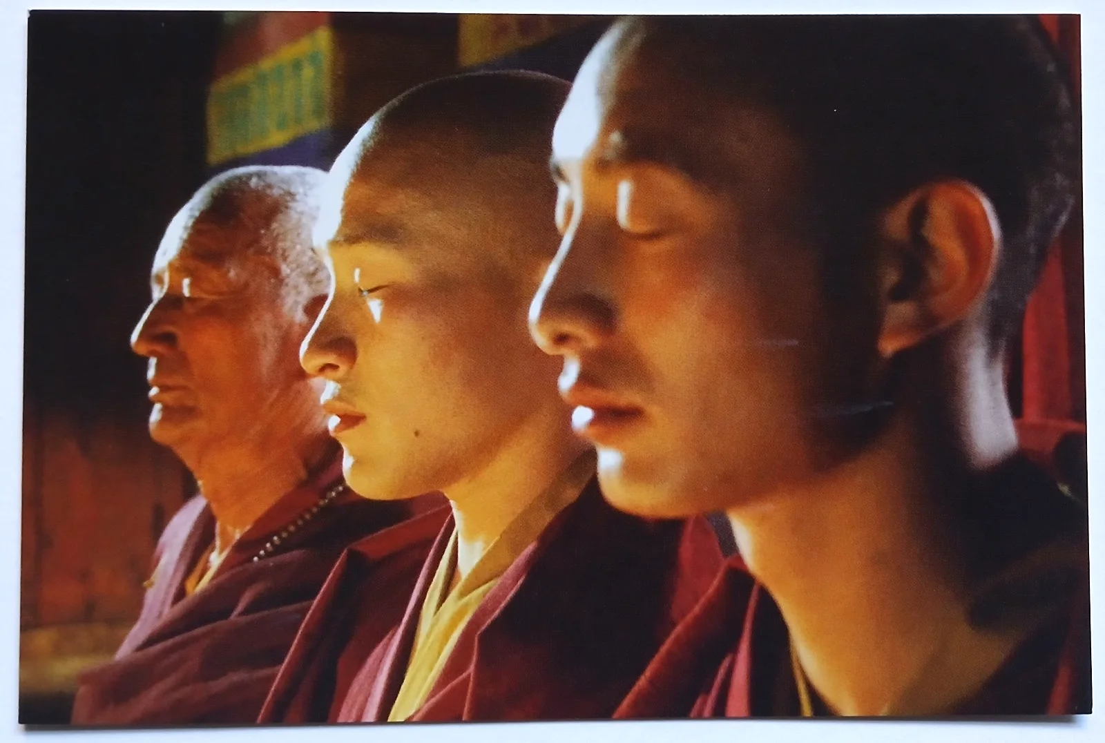 Samsara Movie Film Postcard x 1 - Pan Nalin Bhuddist Monks 2002, изображение 2