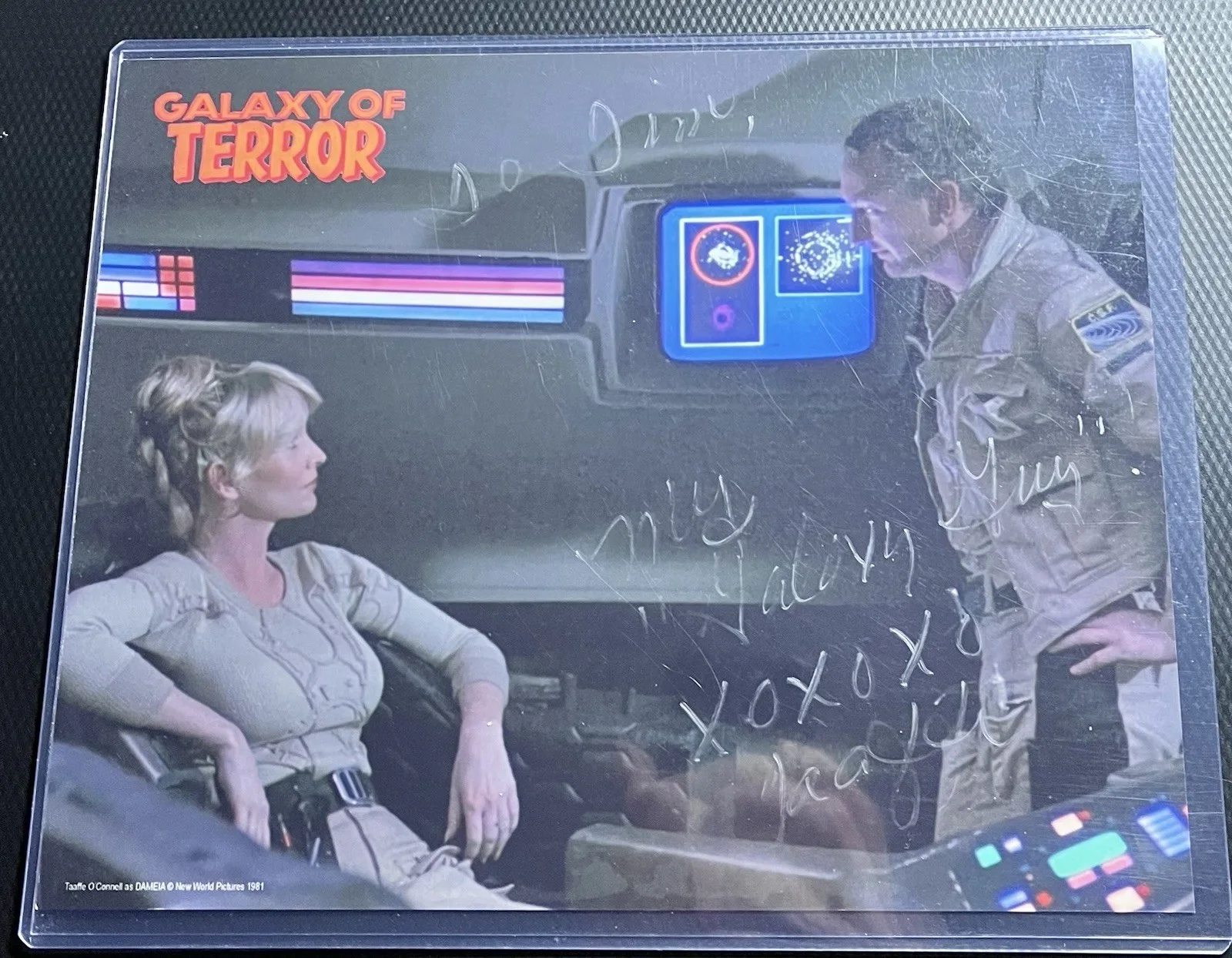 Taafe O Connell — Galaxy of Terror Signed 8x10 Taafe O' Connell Photograph w/ COA Top Loader, image 2