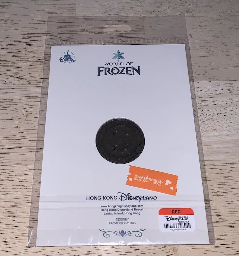 Queen Elsa World Of Frozen Disneyland Hong Kong Exclusive Coin Disney, изображение 2