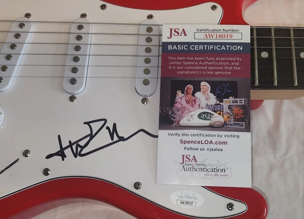 Avril Lavigne Signed Autographed Electirc Guitar Girlfriend JSA AW18019, image 2
