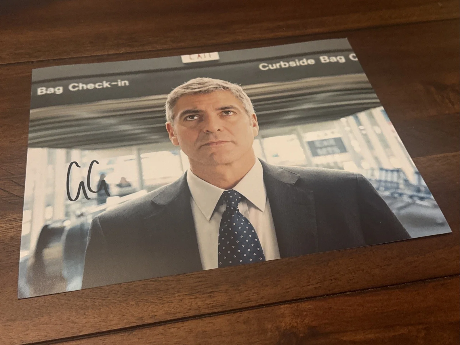 George Clooney — George Clooney "UP IN THE AIR" HOF Actor Autographed 8x10 Photo w/Proof & COA !!
