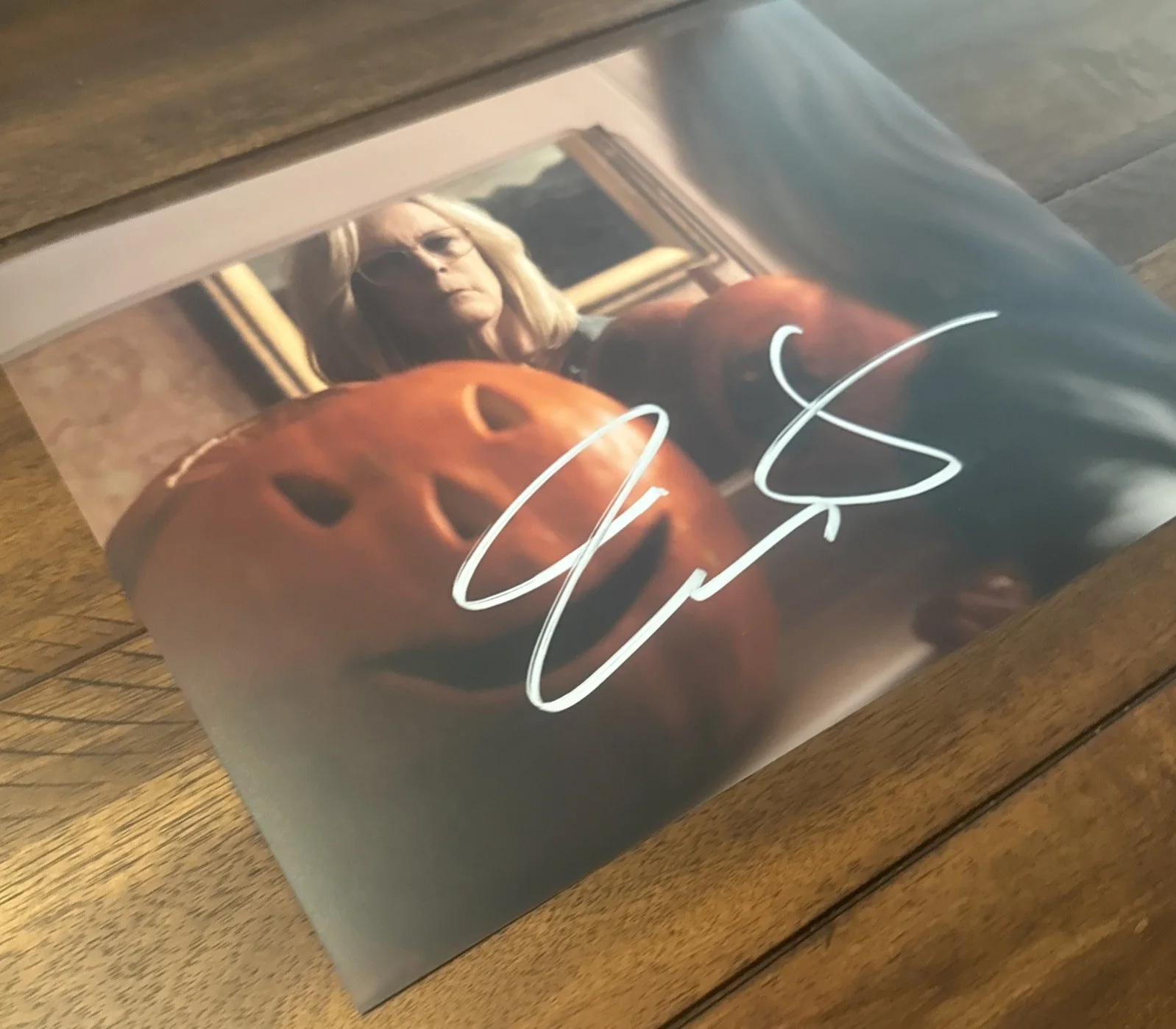 Jamie Lee Curtis HALLOWEEN Signed Autographed 8x10 Photo w/COA & Hologram Rare!, изображение 2