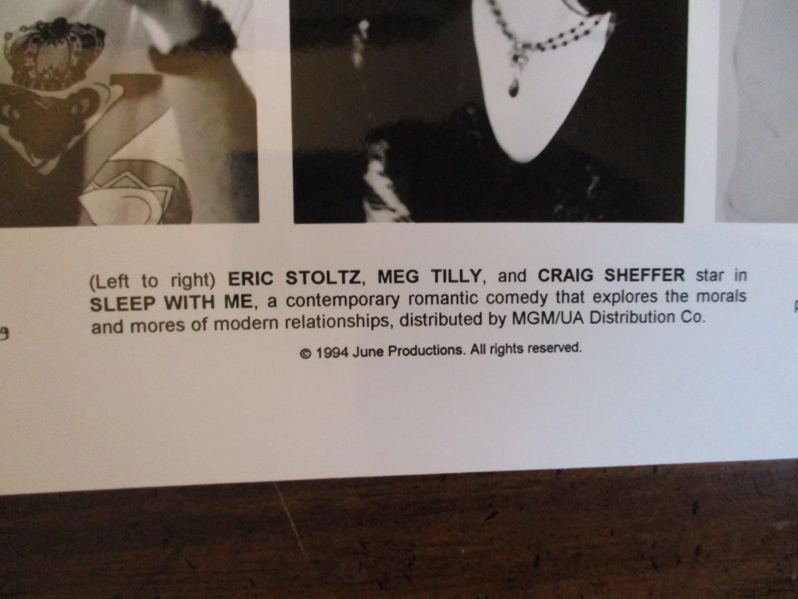 Meg Tilly/Eric Stoltz/Craig Sheffer(SLEEP WITH ME)1994 10 x 8 B & W Press Photo, изображение 2