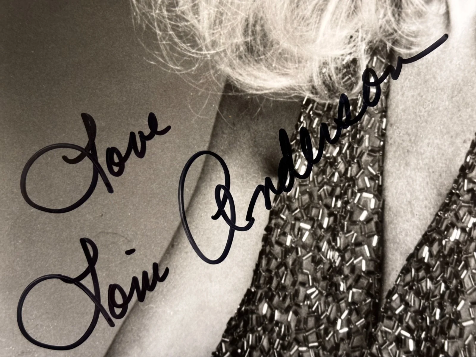 Loni Anderson — Loni Anderson Signed 8x10 Photo - WKRP in Cincinnati BABE - GORGEOUS! + COA, image 3