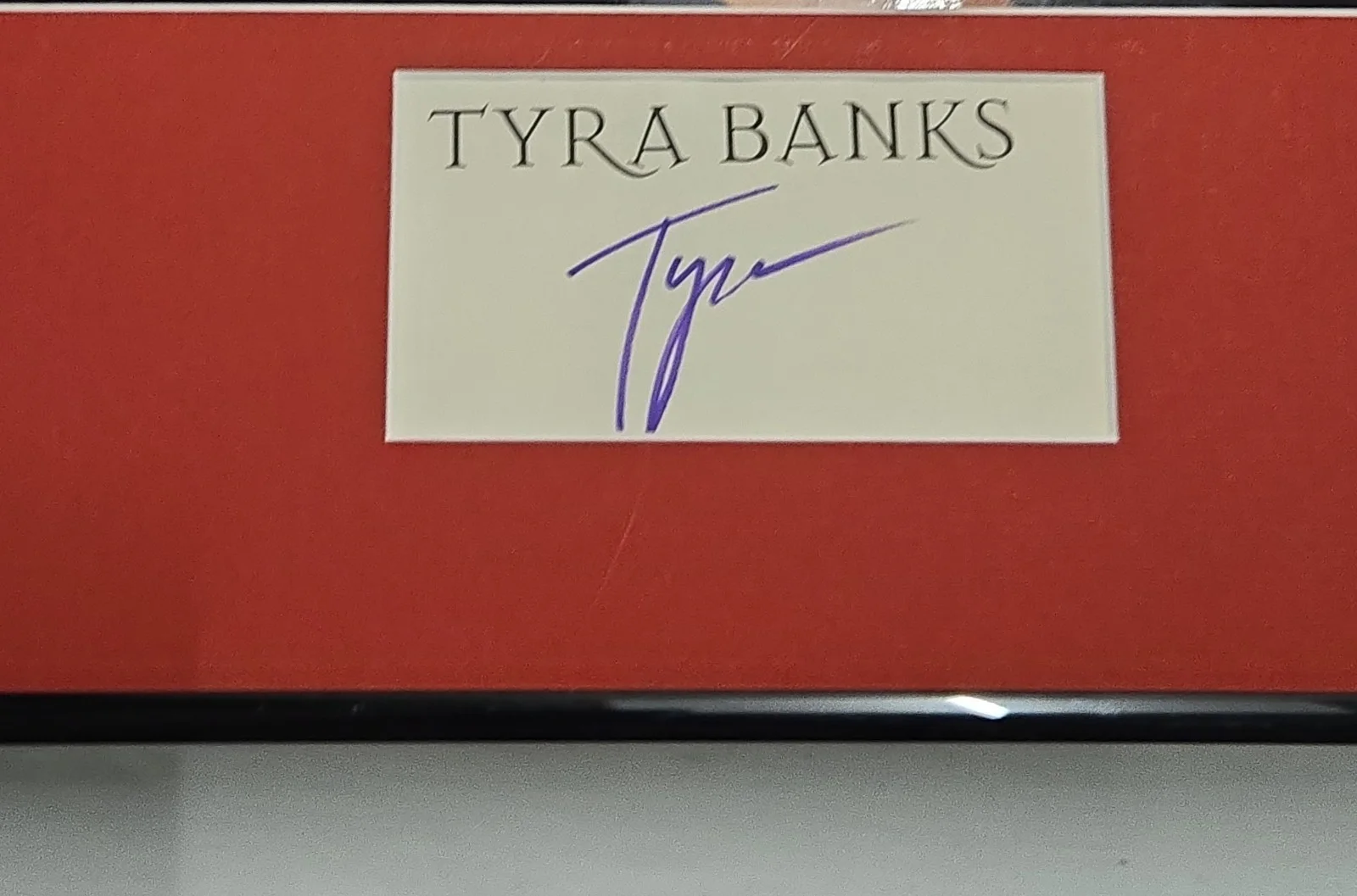 Tyra Banks Signed Photo Display 16x20 America's Next Top Model, изображение 2