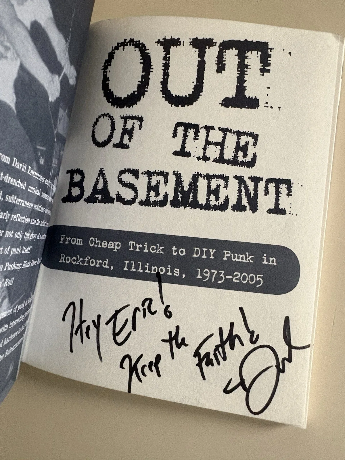 Out Of The Basement From Cheap Trick To DIY Punk In Rockford IL AUTOGRAPHED, изображение 2