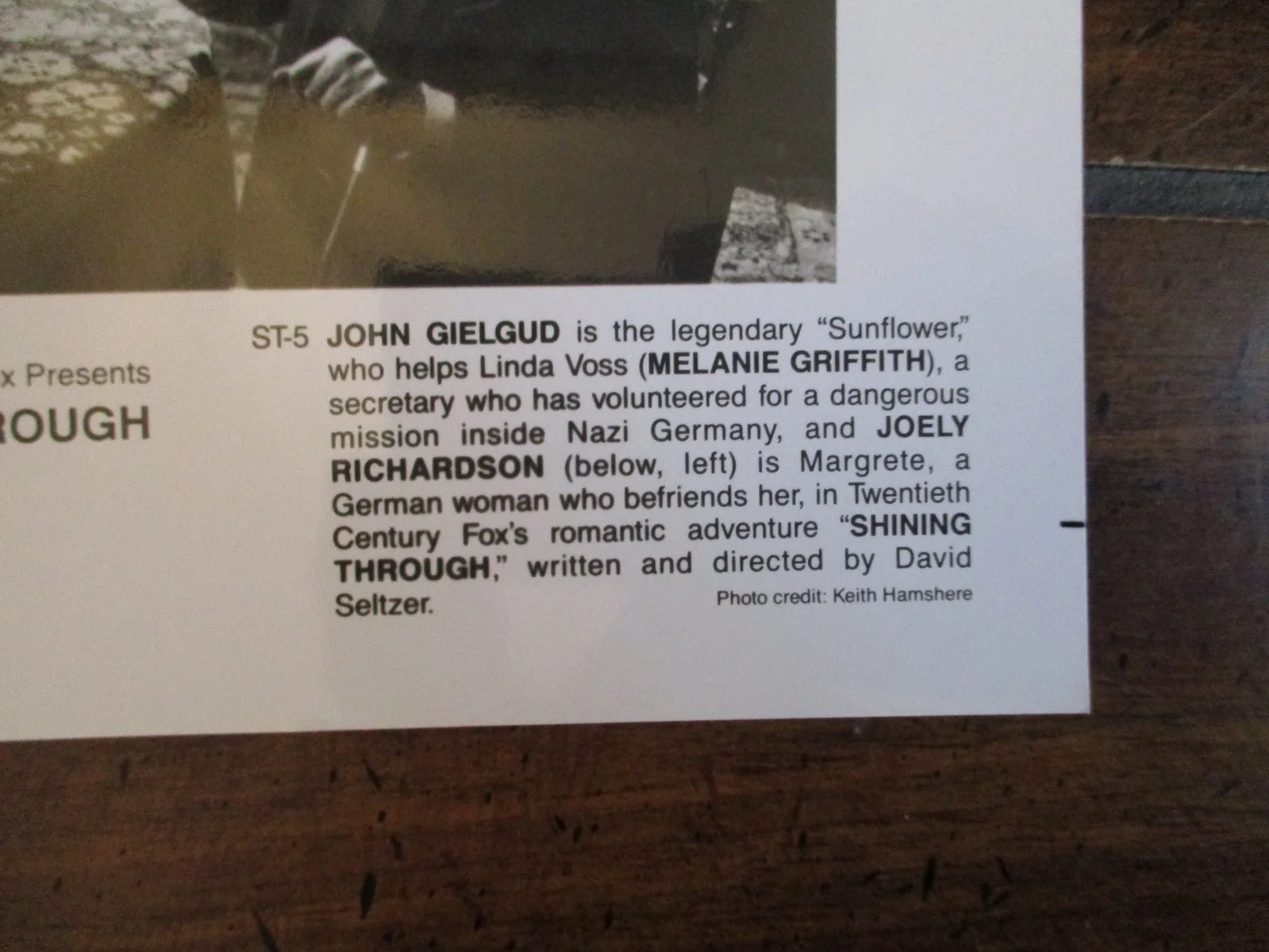 SHINING THROUGH(Melanie Griffith/Joely Richardson/John Gielgud)1992 10 X8 Photo, image 3