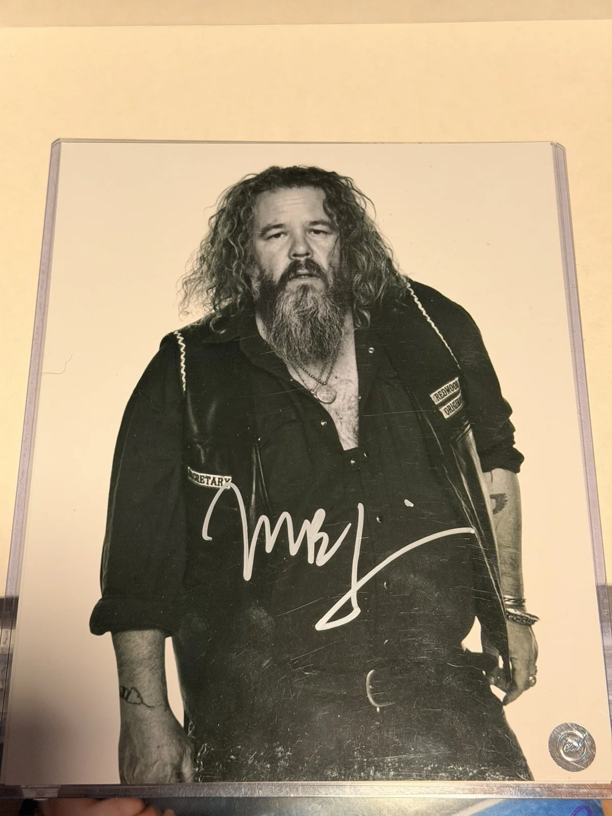 2 Signed photo lot Mark Boone Kenny Johnson Sons of Anarchy Autograph COA, image 2