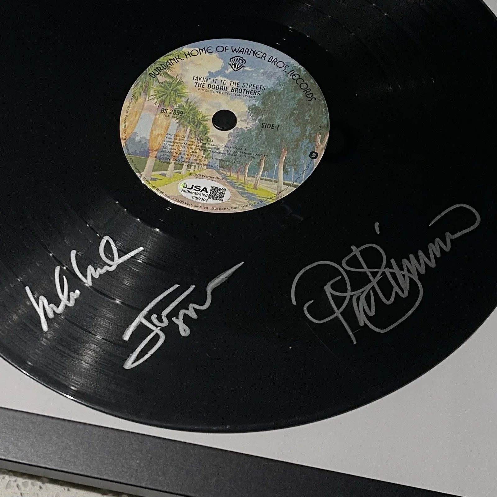 DOOBIE BROTHERS BAND SIGNED TAKIN TO THE STREETS VINYL ALBUM AUTOGRAPH JSA COA, изображение 3