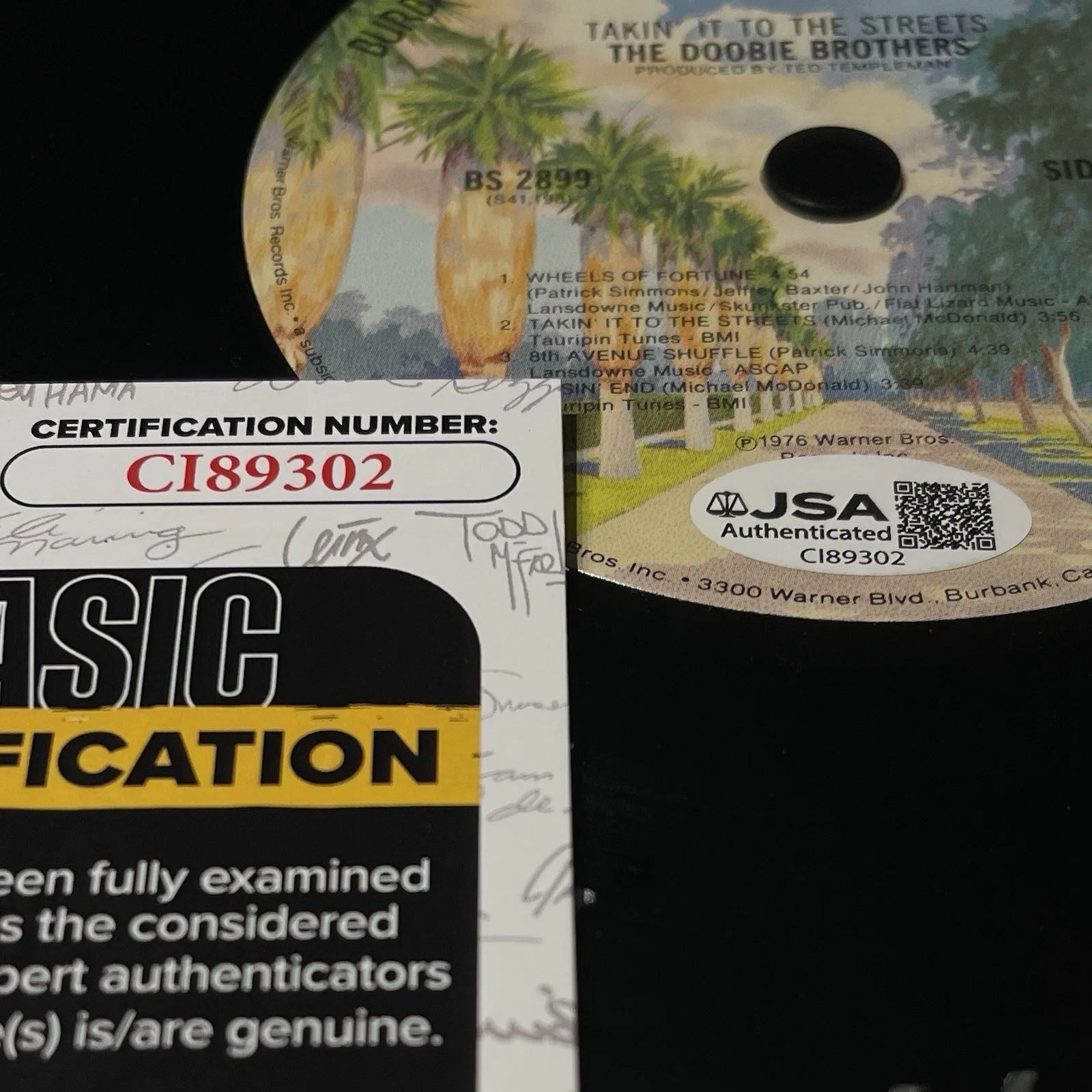 DOOBIE BROTHERS BAND SIGNED TAKIN TO THE STREETS VINYL ALBUM AUTOGRAPH JSA COA, изображение 4