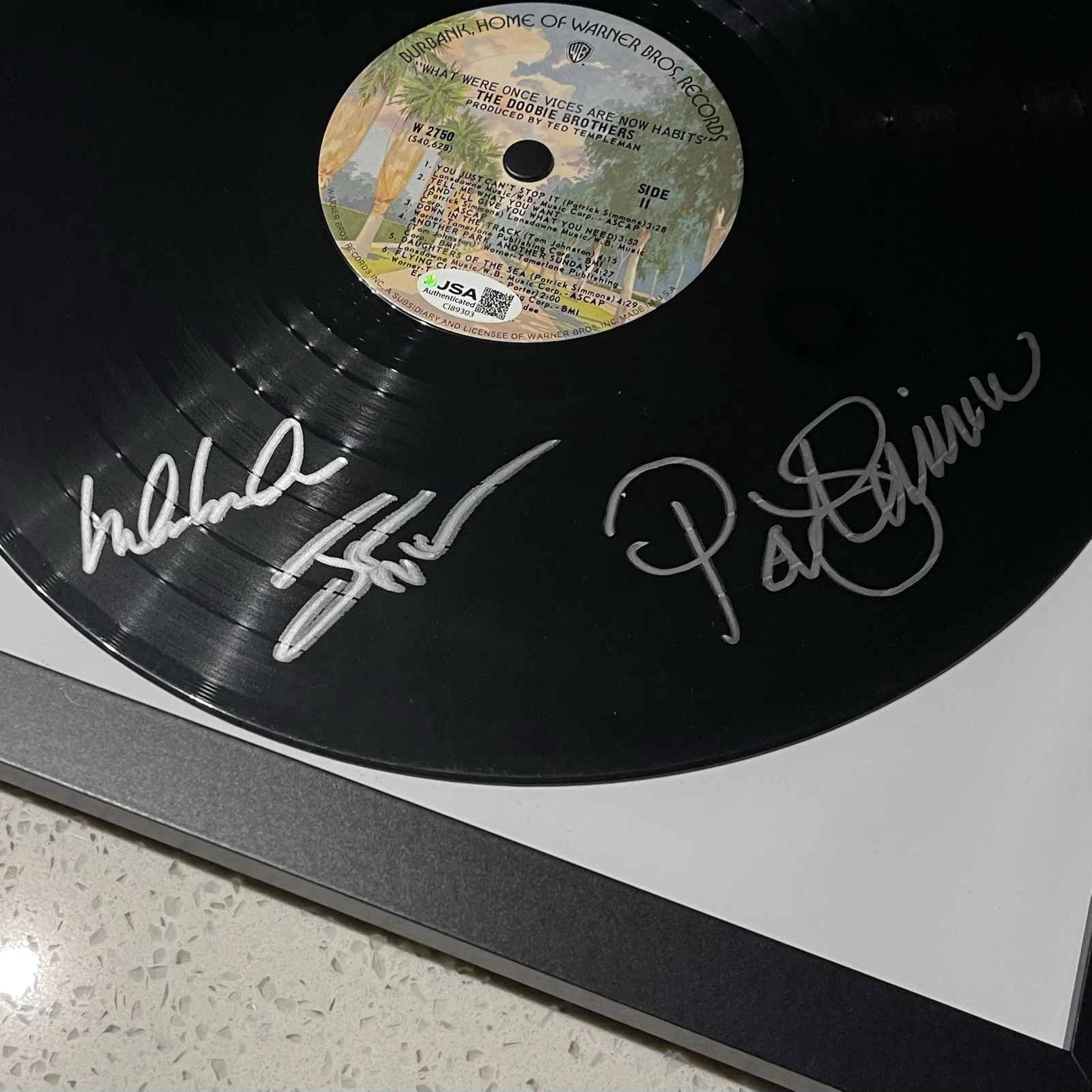 DOOBIE BROTHERS BAND SIGNED WHAT WERE ONCE VICES VINYL ALBUM AUTOGRAPH JSA COA, изображение 3