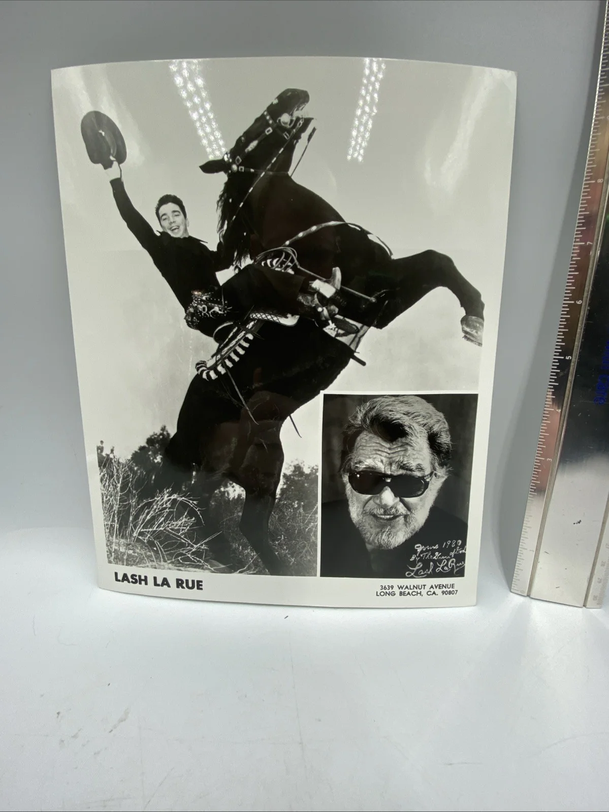 Lash La Rue — Autographed Photo of Lash La Rue and Black Diamond - 8" X 10" Black & White, изображение 3