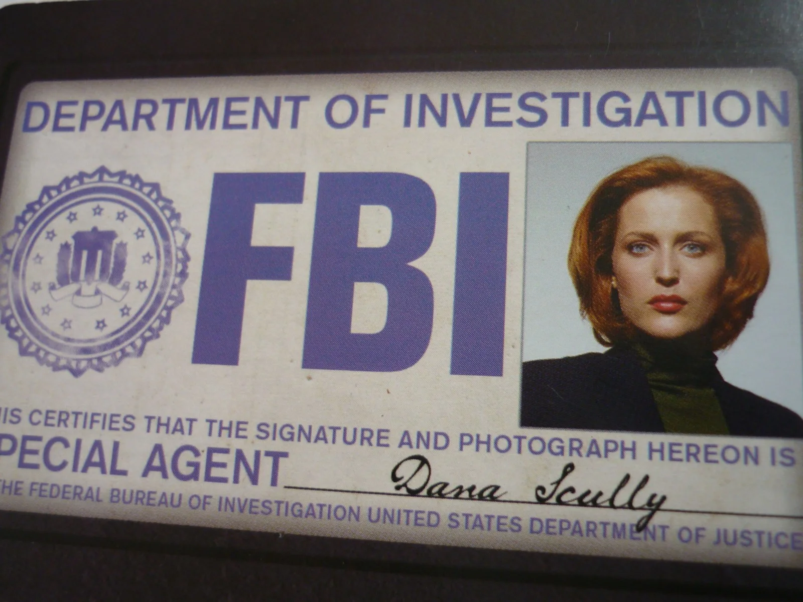 Framed 8x7 in dana scully x-files official replica id card framed special agent, image 2