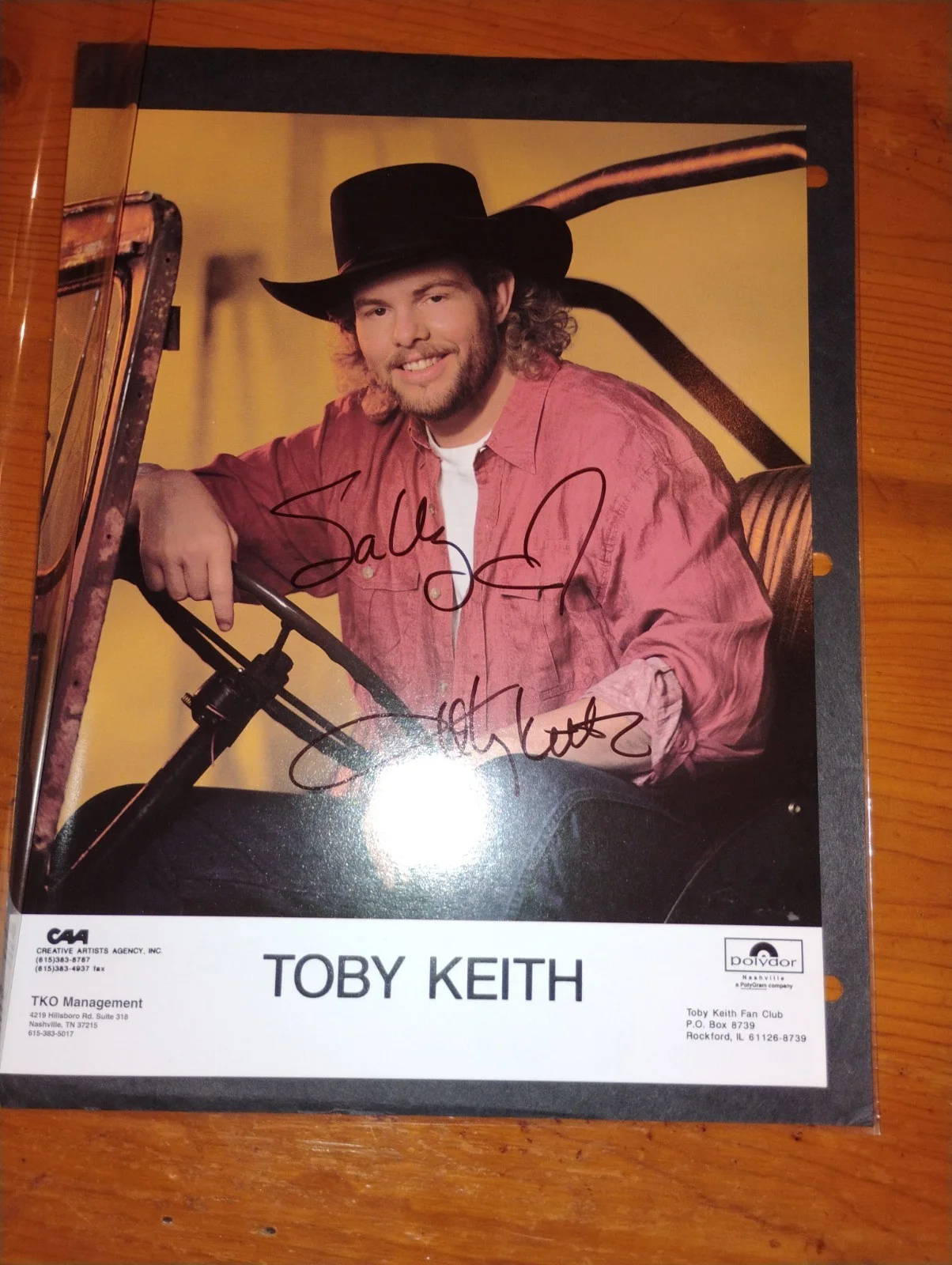 Toby Keith 8 × 10 'Autographed Photo Personalized Sally And A Heart Signed, image 2