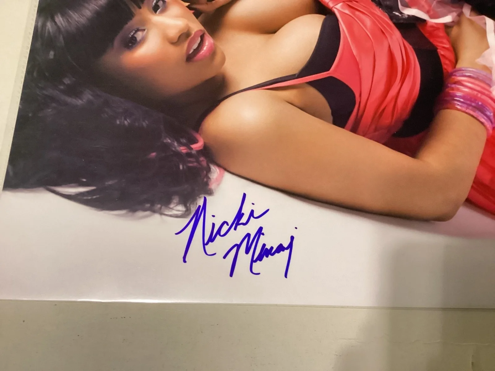SEXY NICKI MINAJ AUTHENTIC AUTOGRAPHED SIGNED 8x10 PHOTO PINK DRESS WITH COA!!, изображение 2