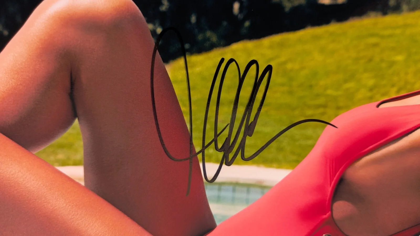 Jessica Alba — Jessica Alba 8.5x11 Autographed Signed Photo, image 2