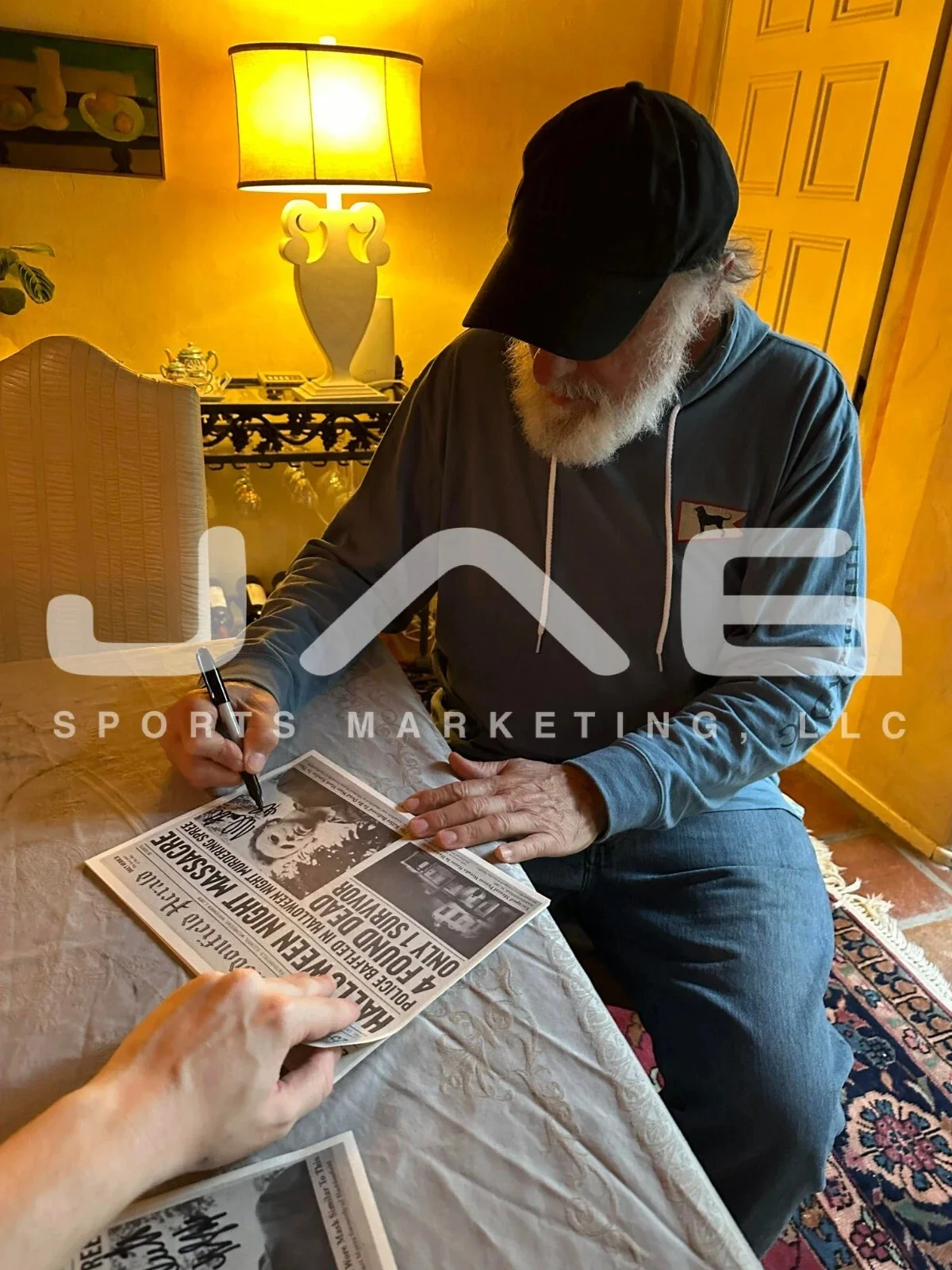 Nick Castle — Nick Castle autographed signed inscribed 8x10 newspaper Halloween JSA COA, image 2
