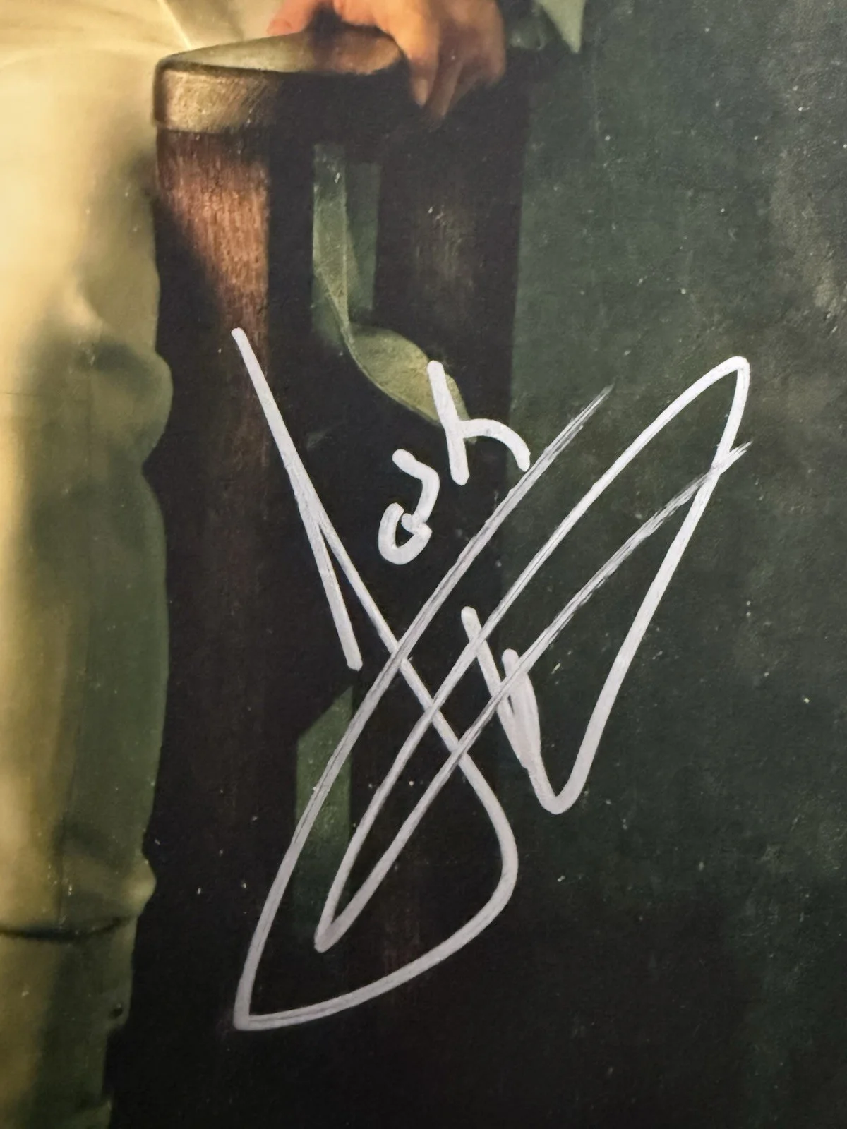 Josh Hutcherson — JOSH HUTCHERSON SIGNED 11x14 PHOTO THE HUNGER GAMES AUTOGRAPH BECKETT BT55340, изображение 2