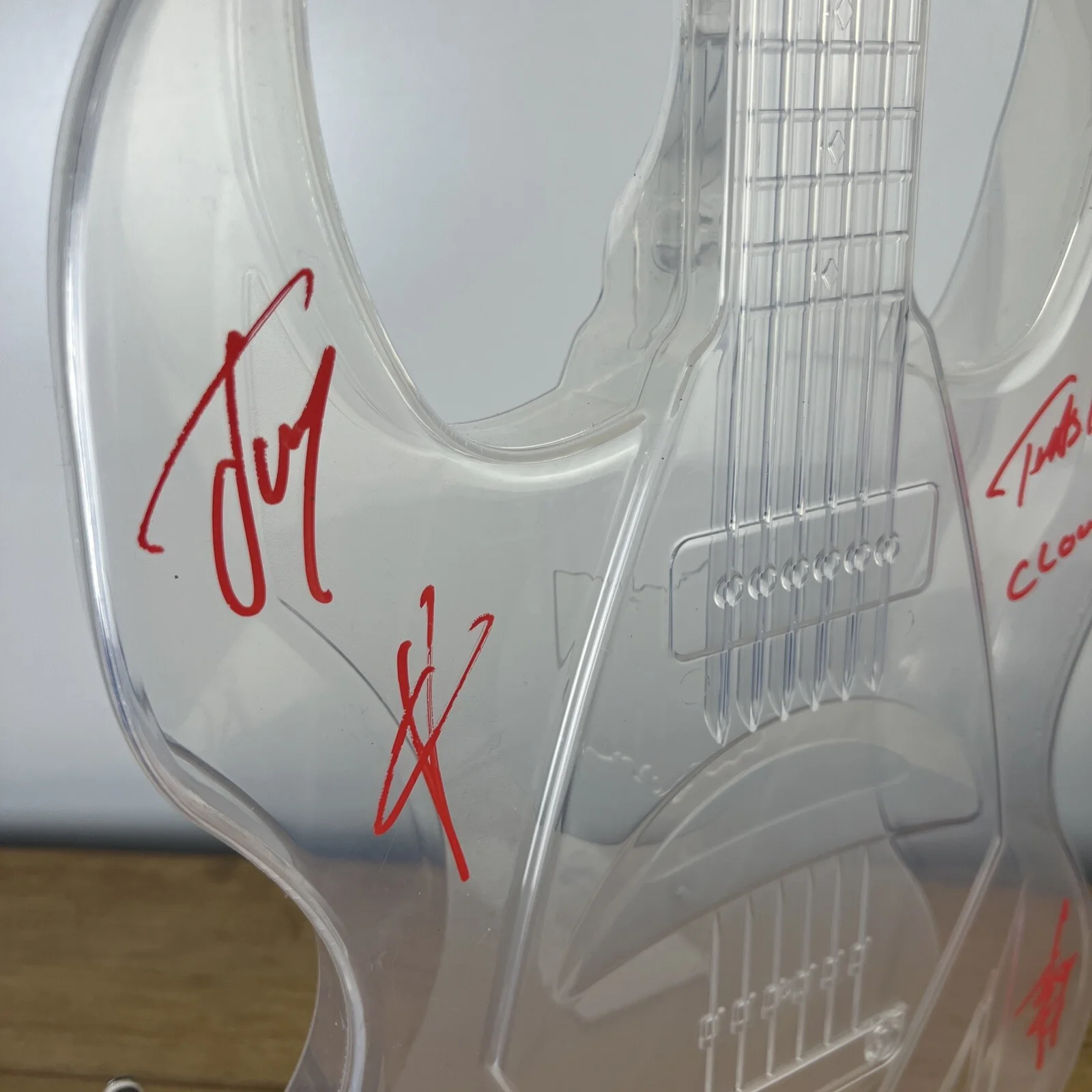 Slipknot Band Members Signed Air Guitar Rock N Roll Legends Autographed w/COA, изображение 2