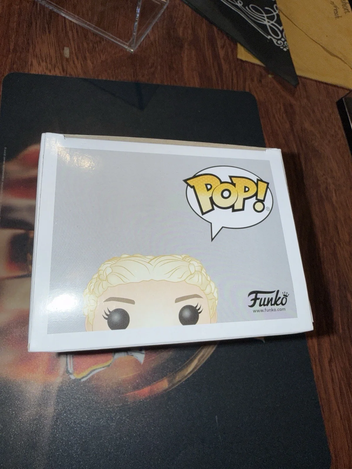 Emilia Clarke — Emilia Clarke Signed Game of Thrones Funko Auto Autograph SWAU Authentic COA, изображение 5