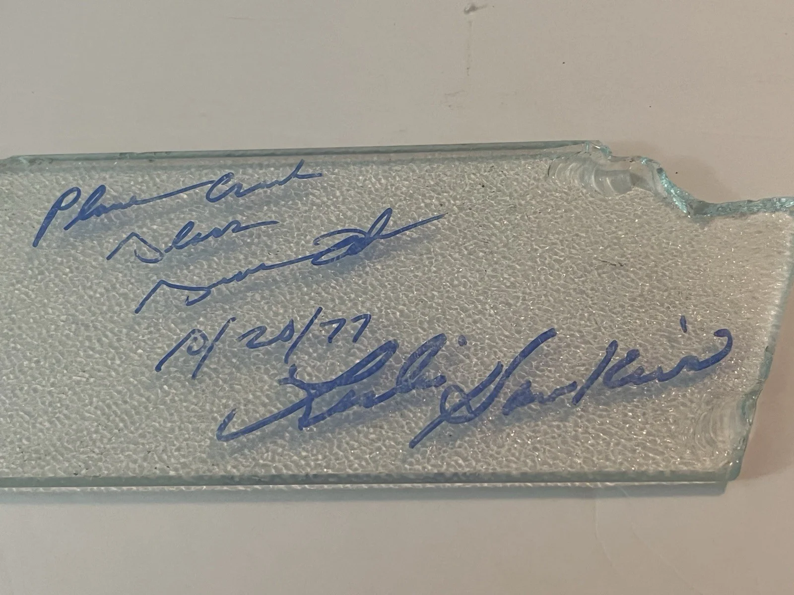 Lynyrd Skynyrd Signed Plane Crash Bathroom Glass 9”X3” Leslie Hawkins Odom JSA!!, image 2