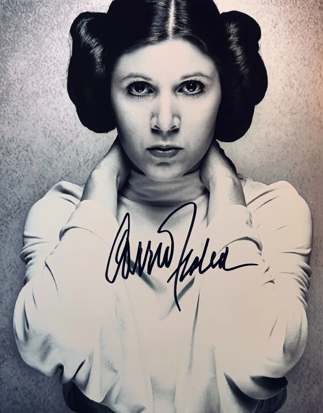 Carrie Fisher — Carrie Fisher Signed•Stunning 8x10 Vintage B&W Pic•STAR WARS•Princess Leia w/COA, изображение 2