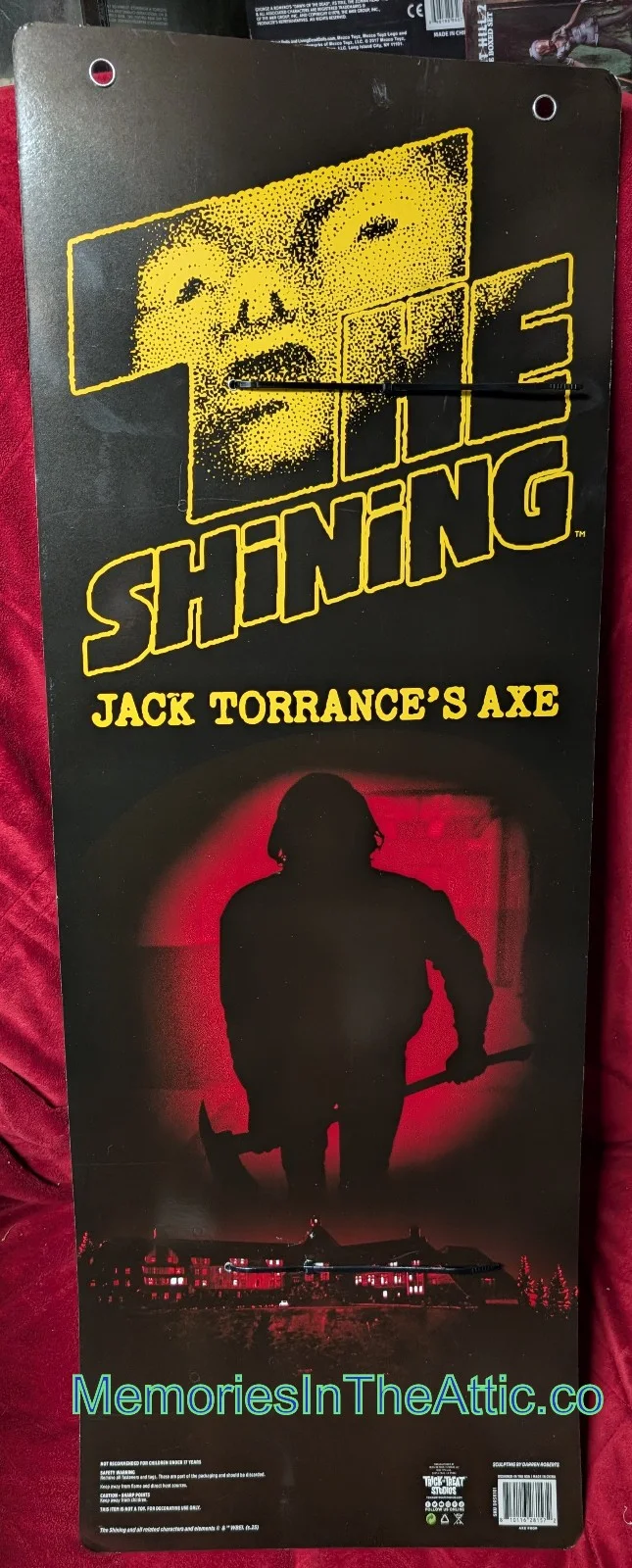 Lisa, Louise Burns — Trick Or Treat Studios The Shining Jack Torrance Axe Prop Screen Used Replica, изображение 2