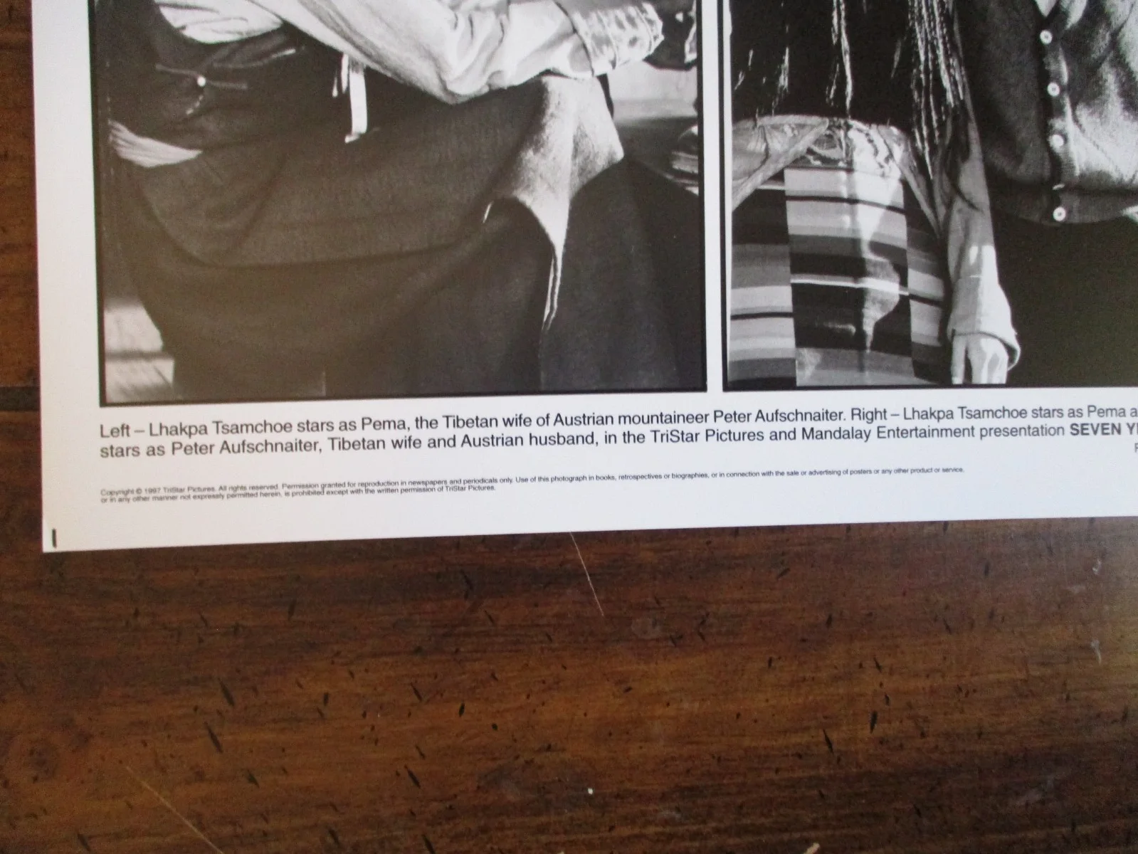 Lhakpa Tsamchoe/David Thewlis(SEVEN YEARS IN TIBET)1997 10 x 8 Black/White Photo, изображение 3