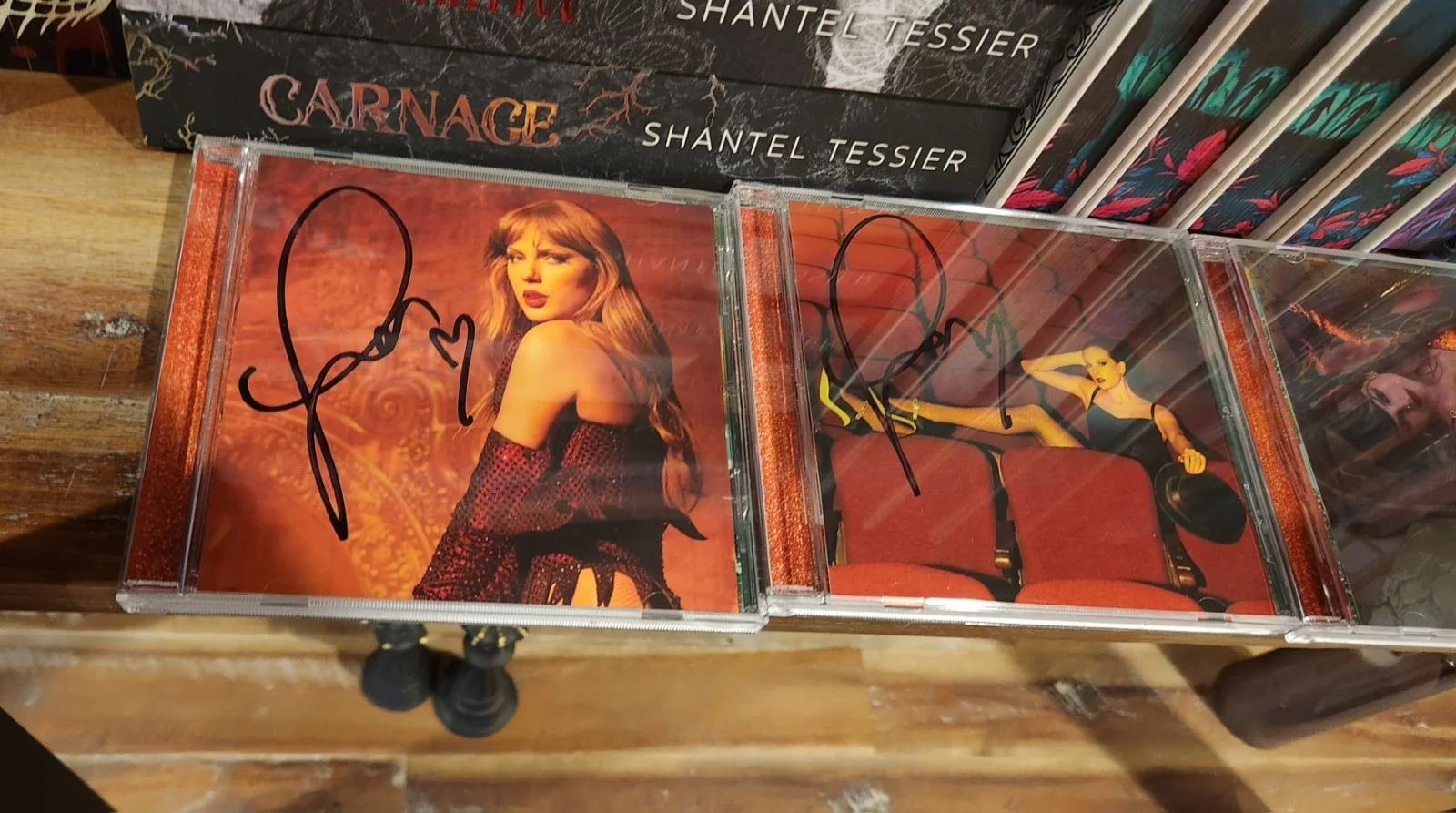 Taylor Swift - The Life of a Showgirl CD + Hand Signed Photos 1-4 COMPLETE SET, изображение 5