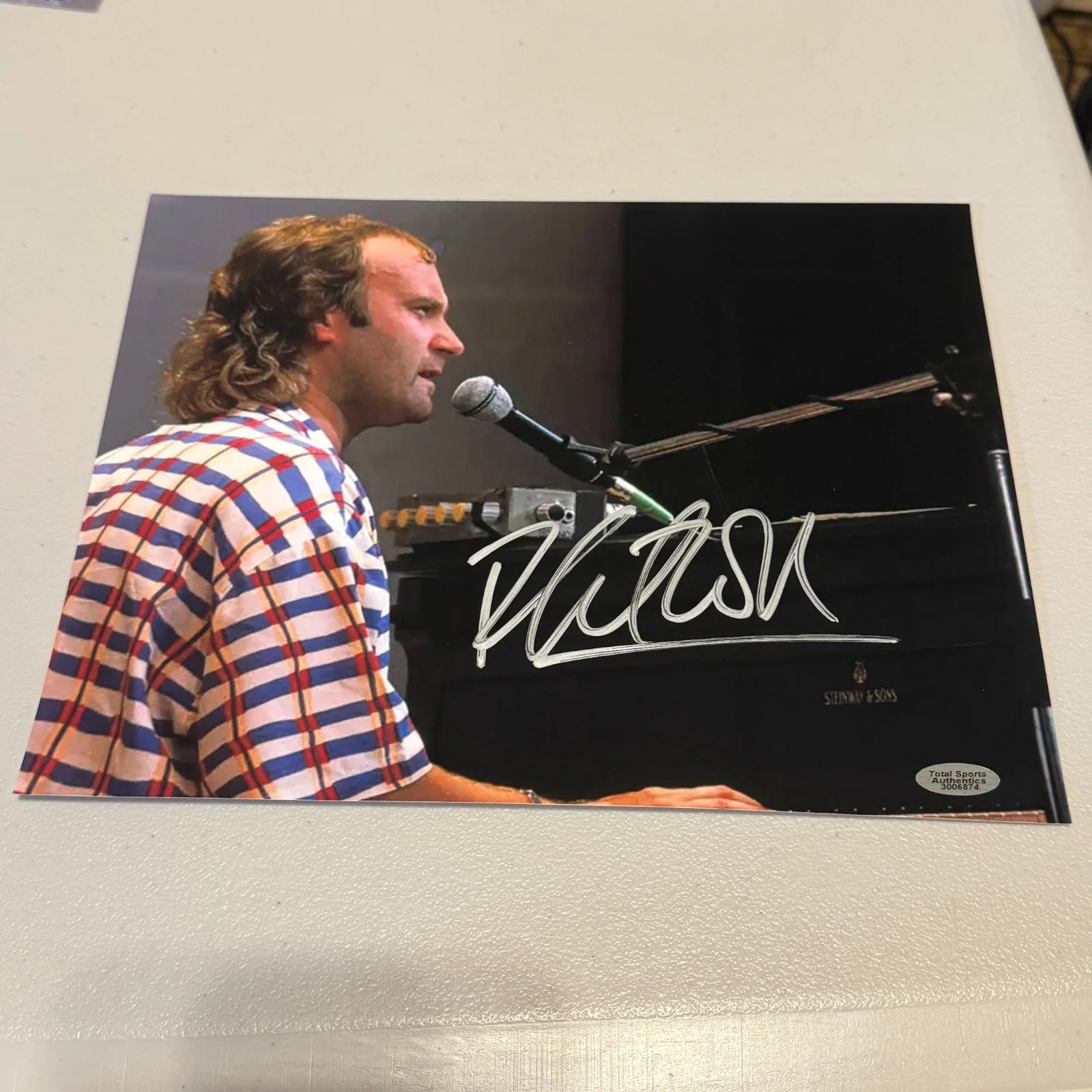 PHIL COLLINS SIGNED AUTOGRAPHED 8X10 COLOR PHOTOGRAPH AUTO PHOTO W/ COA GENESIS, image 2