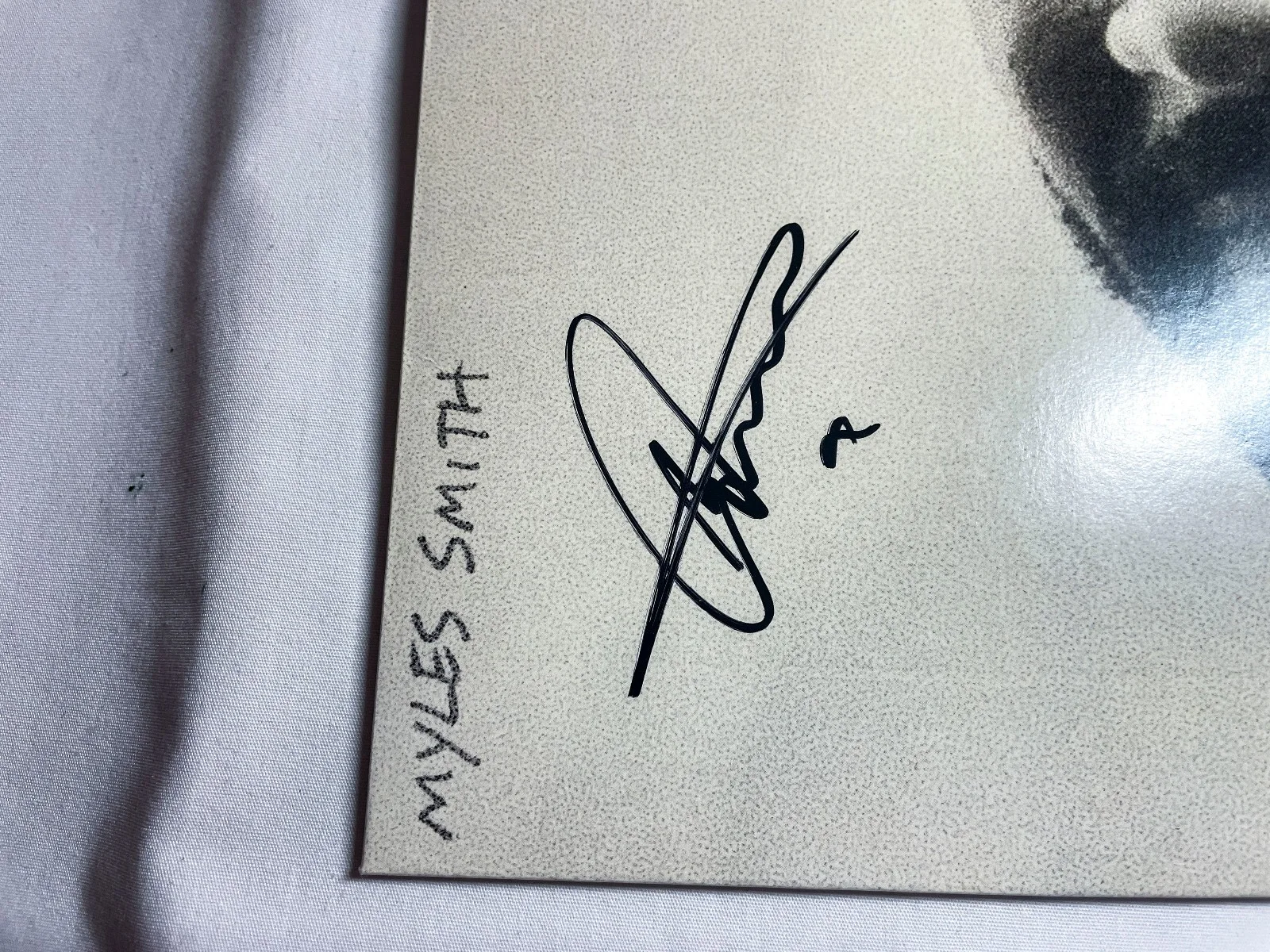 Myles Smith STARGAZING Signed Autographed A MINUTE Vinyl Album EXACT Proof JSA, изображение 3