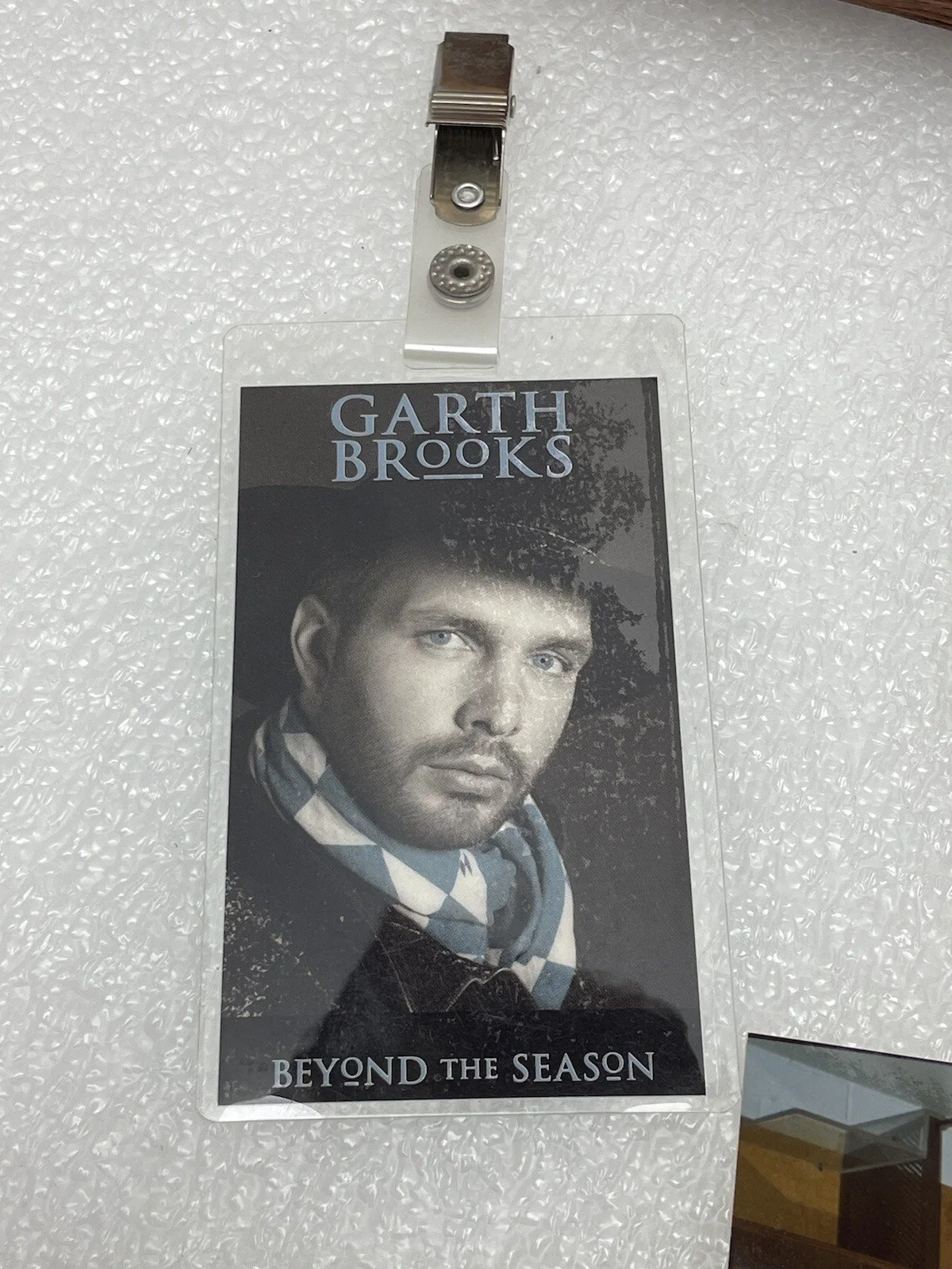GARTH BROOKS AUTOGRAPH 8X10 & CANDID PHOTO BADGE 1992 PROVENANCE, изображение 4