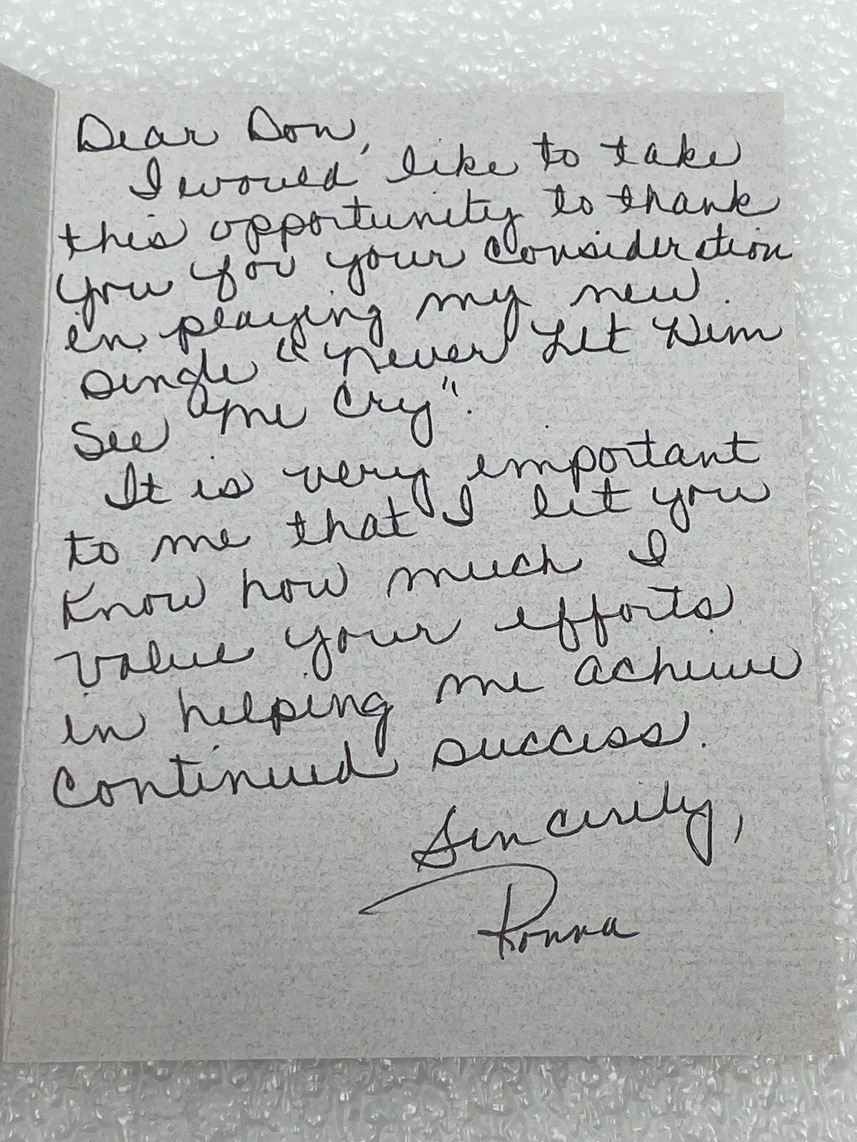 RONNA REEVES AUTHENTIC HAND WRITTEN & SIGNED CHRISTMAS CARD COUNTRY MUSIC 1990's, image 2
