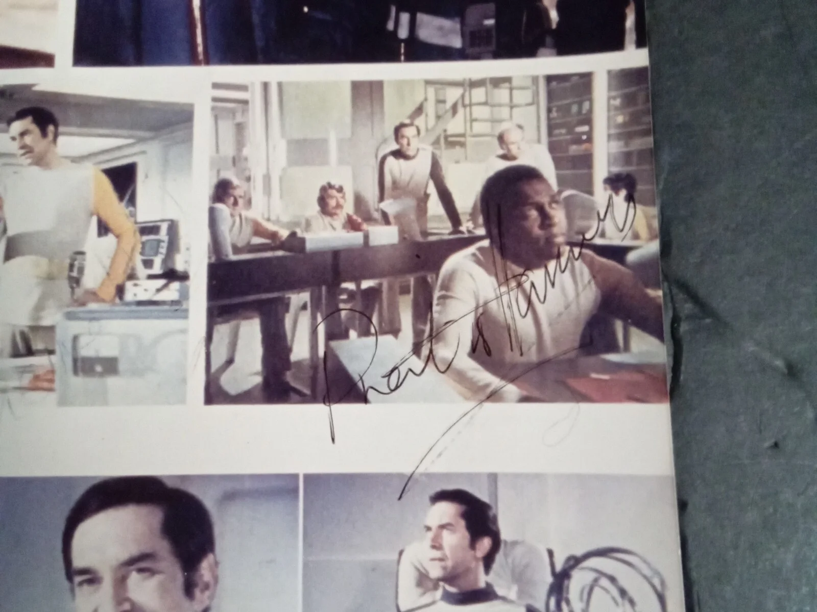 Barry Morse — Barry Morse “Fantasy Voyager” Signed Color Photo JSA Certified Autograph -1 #, изображение 4