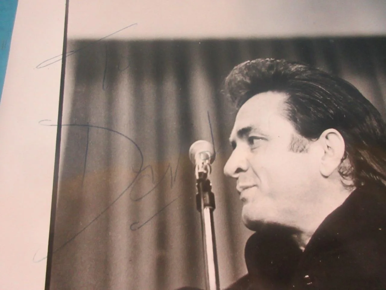 JOHNNY CASH — JOHNNY CASH HAND SIGNED AUTOGRAPHED 8X10 MAN IN BLACK TO DAVID VINTAGE PICTURE, изображение 4
