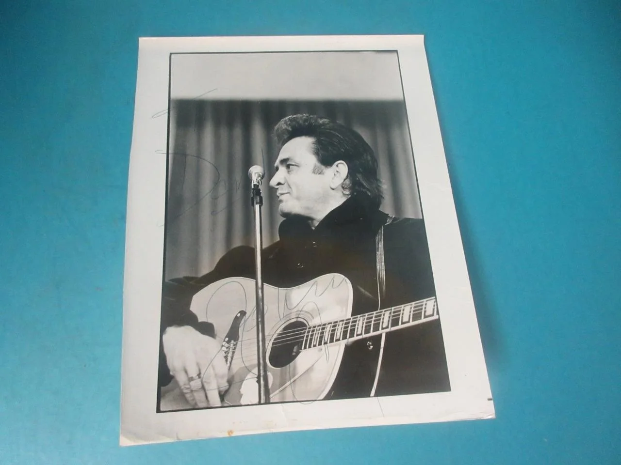 JOHNNY CASH — JOHNNY CASH HAND SIGNED AUTOGRAPHED 8X10 MAN IN BLACK TO DAVID VINTAGE PICTURE, изображение 5