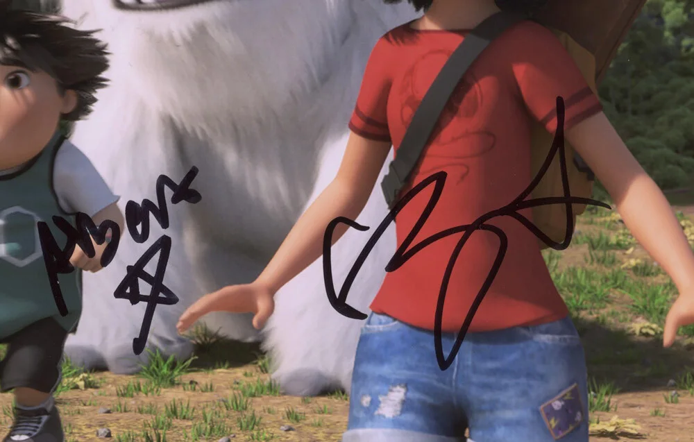 CHLOE BENNET, ALBERT TSAI — Chloe Bennet & Albert Tsai signed "ABOMINABLE" 8x10 Photo PROOF a ACOA COA, изображение 5