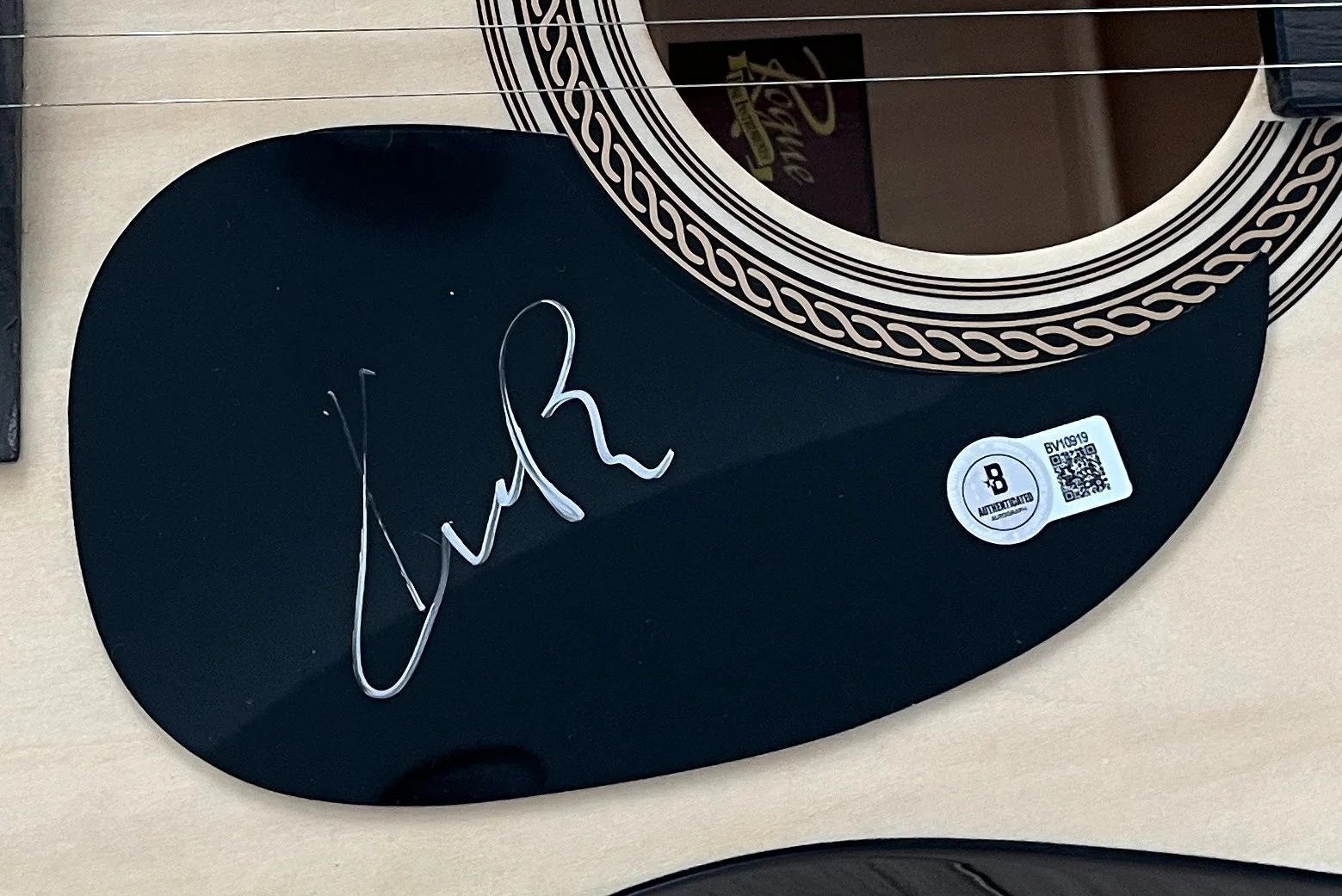KANE BROWN SIGNED AUTOGRAPH 41" ACOUSTIC GUITAR w/EXACT PROOF & BAS BECKETT COA, изображение 3