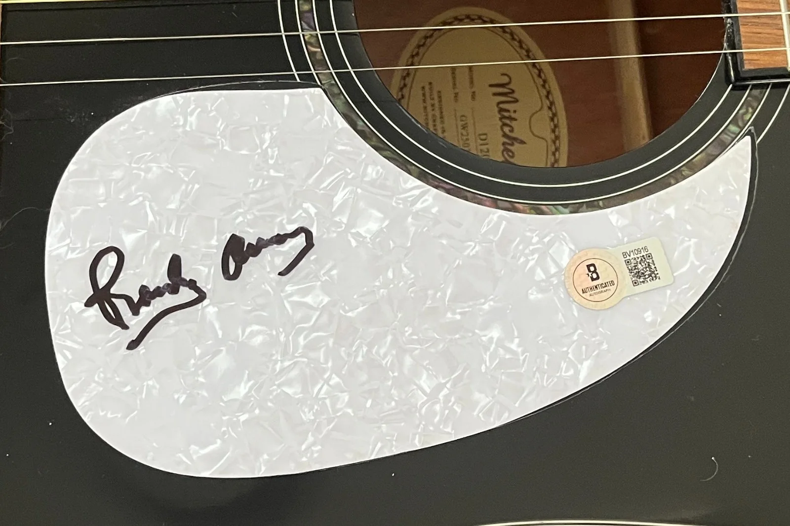 RANDY OWEN ALABAMA SIGNED AUTOGRAPH 41" ACOUSTIC GUITAR wEXACT PROOF BECKETT COA, изображение 3
