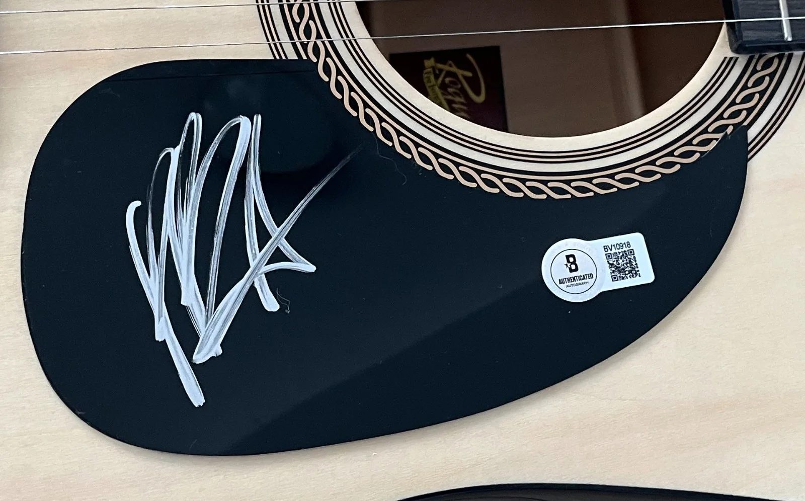 PRISCILA BLOCK SIGNED AUTOGRAPH 41" ACOUSTIC GUITAR w/PROOF & BECKETT BAS COA, image 3