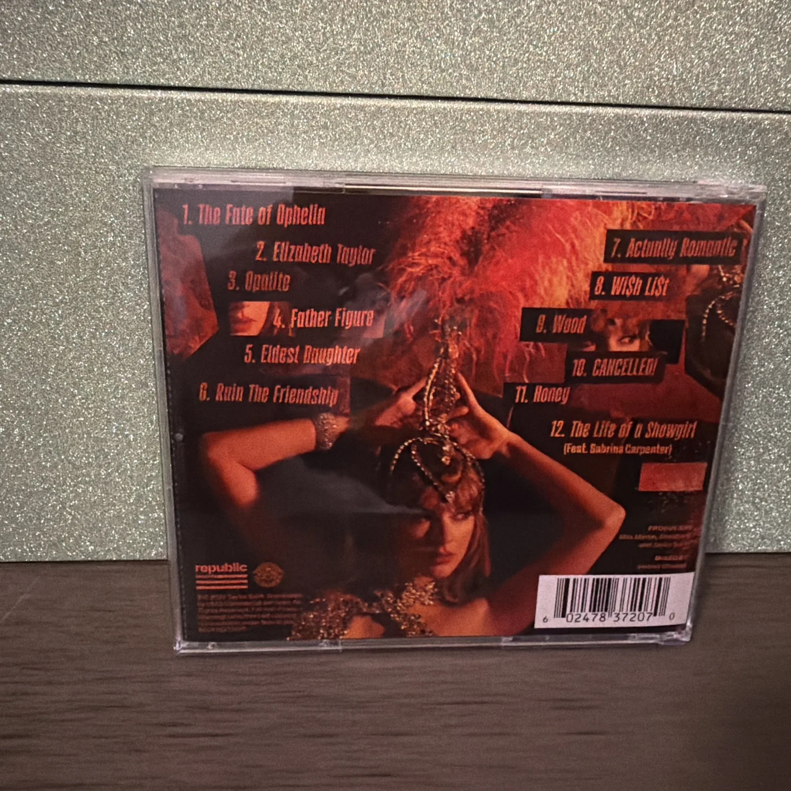 The Life Of A Showgirl Taylor Swift Signed CD - Photo #1, изображение 2