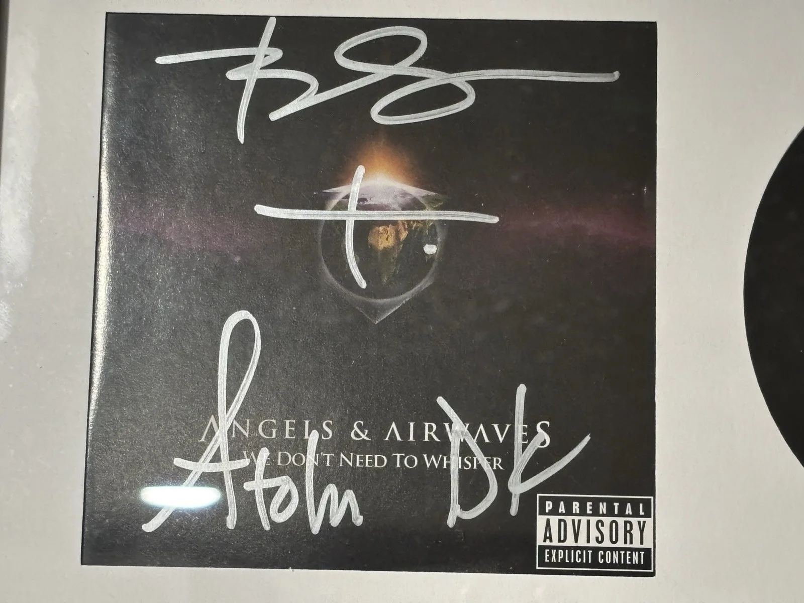 SIGNED Angels & Airwaves We Don't Need To Whisper CD booklet framed, изображение 2