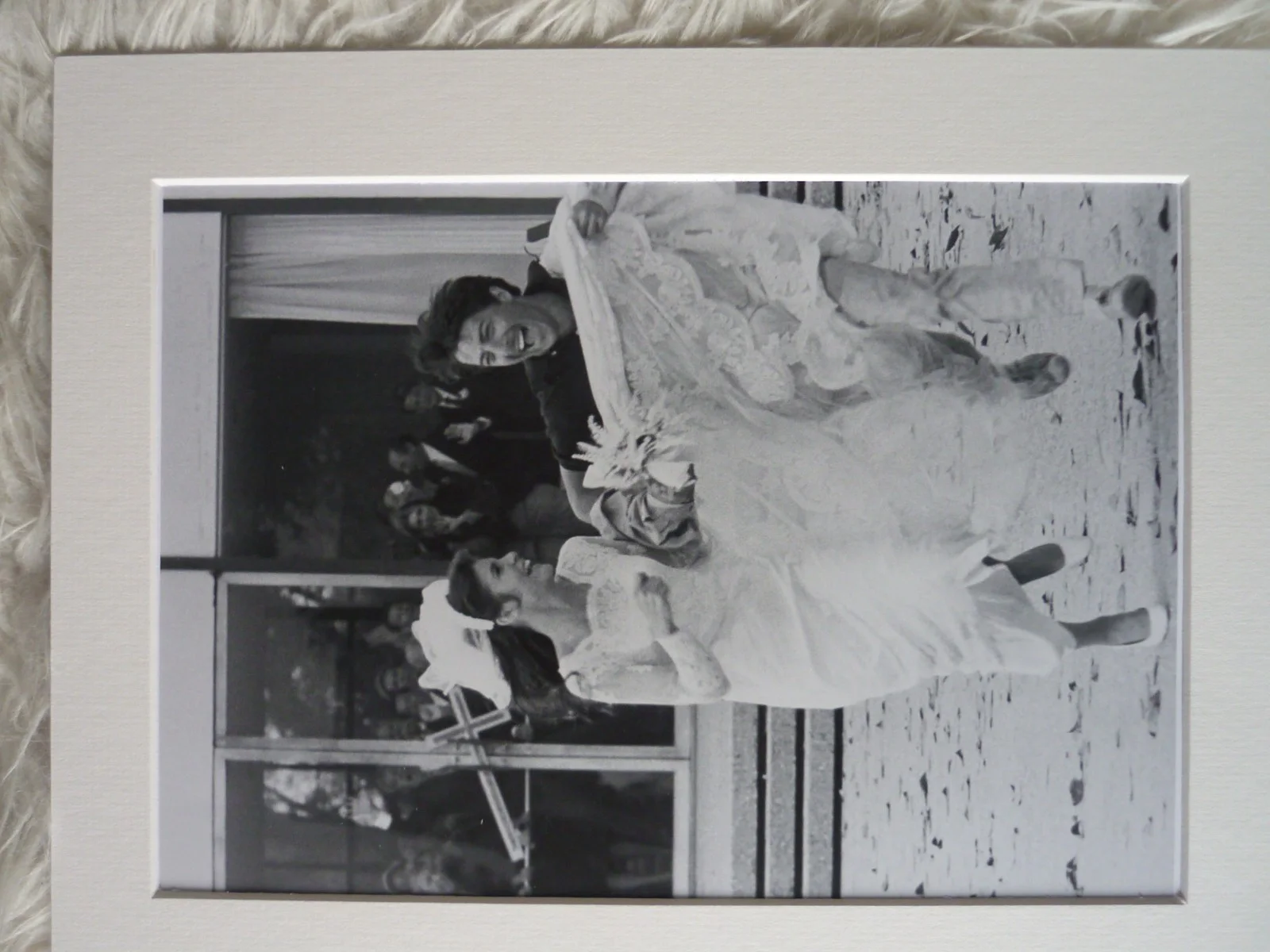 Framed 14x11 Poster Film Wedding Katharine Ross Robinson graduate running dustin, изображение 2