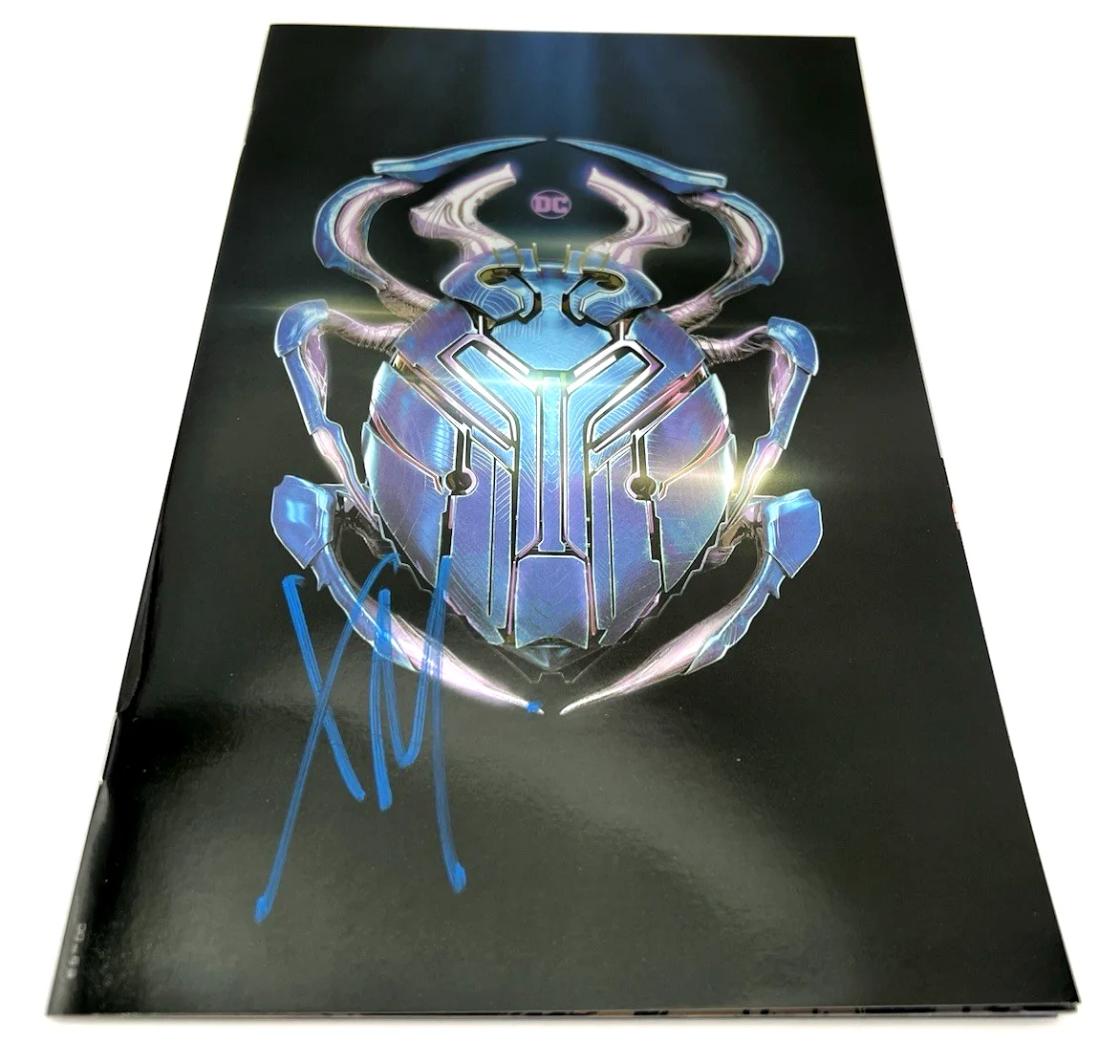 Xolo Mariduena — Xolo Mariduena Signed Blue Beetle Variant Comic Book w/Beckett COA BAS BV13215, image 2