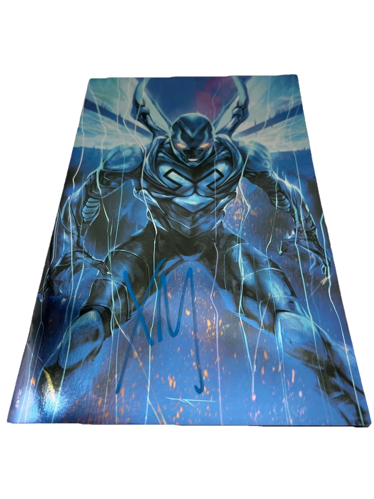 Xolo Mariduena — Xolo Mariduena Signed Blue Beetle Variant Comic Book w/Beckett COA BAS BV13216, image 2